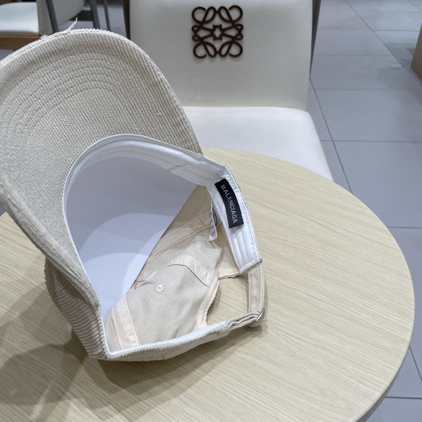  BALENCIAGA巴黎世家2025秋冬新款灯芯绒做旧款棒球帽，男女通用～酷帅出街