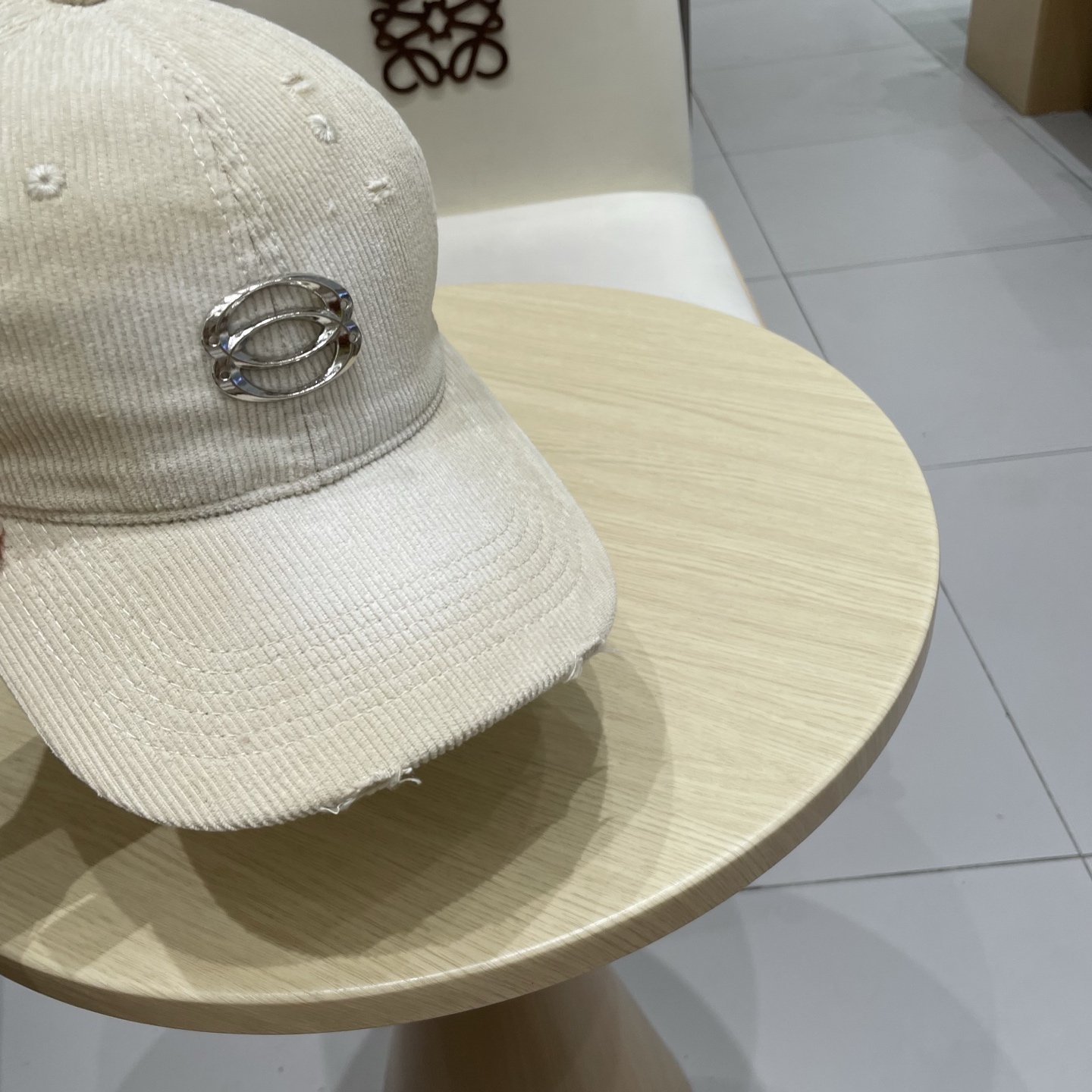  BALENCIAGA巴黎世家2025秋冬新款灯芯绒做旧款棒球帽，男女通用～酷帅出街