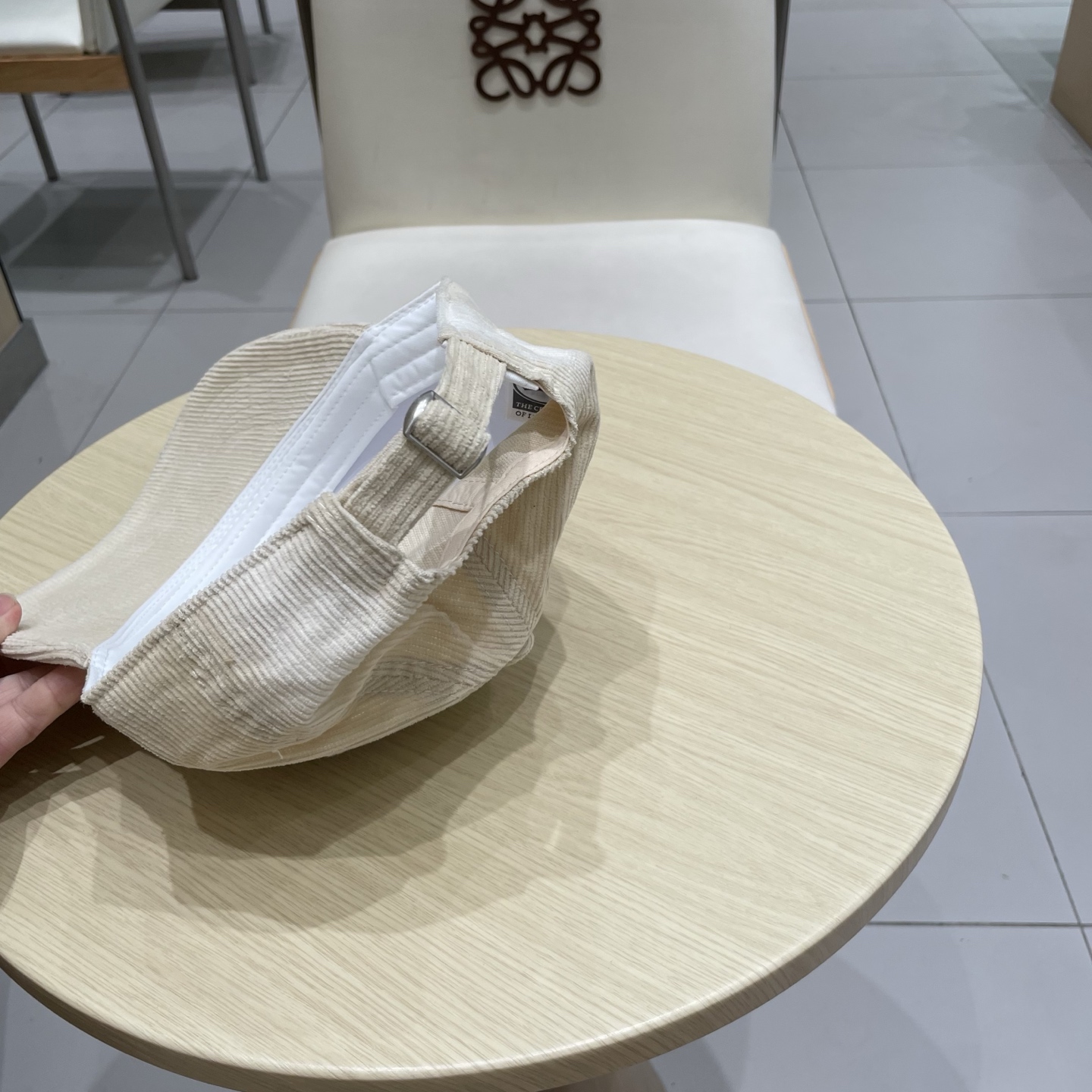  BALENCIAGA巴黎世家2025秋冬新款灯芯绒做旧款棒球帽，男女通用～酷帅出街