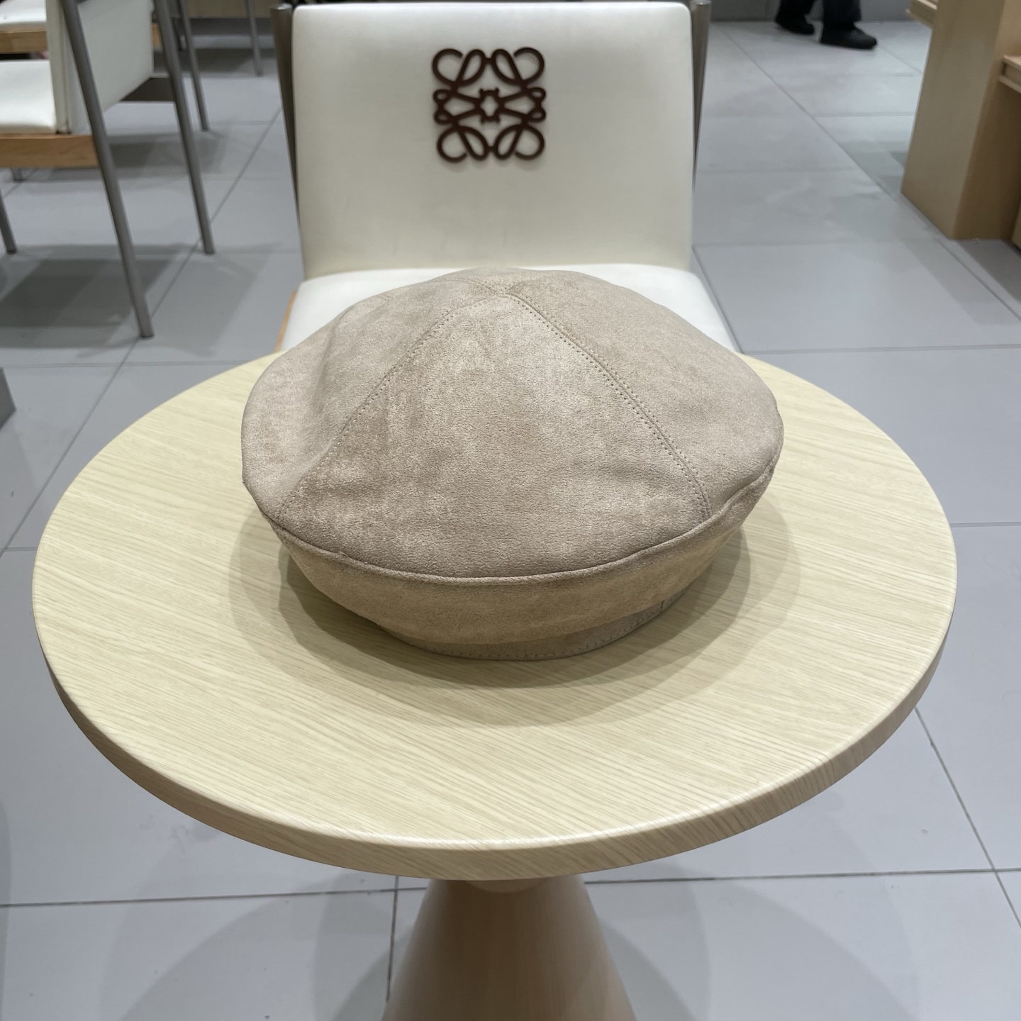  lv路易威登秋冬英伦风复古帽子女韩版贝雷帽新款气质百搭画家帽显脸小南瓜帽