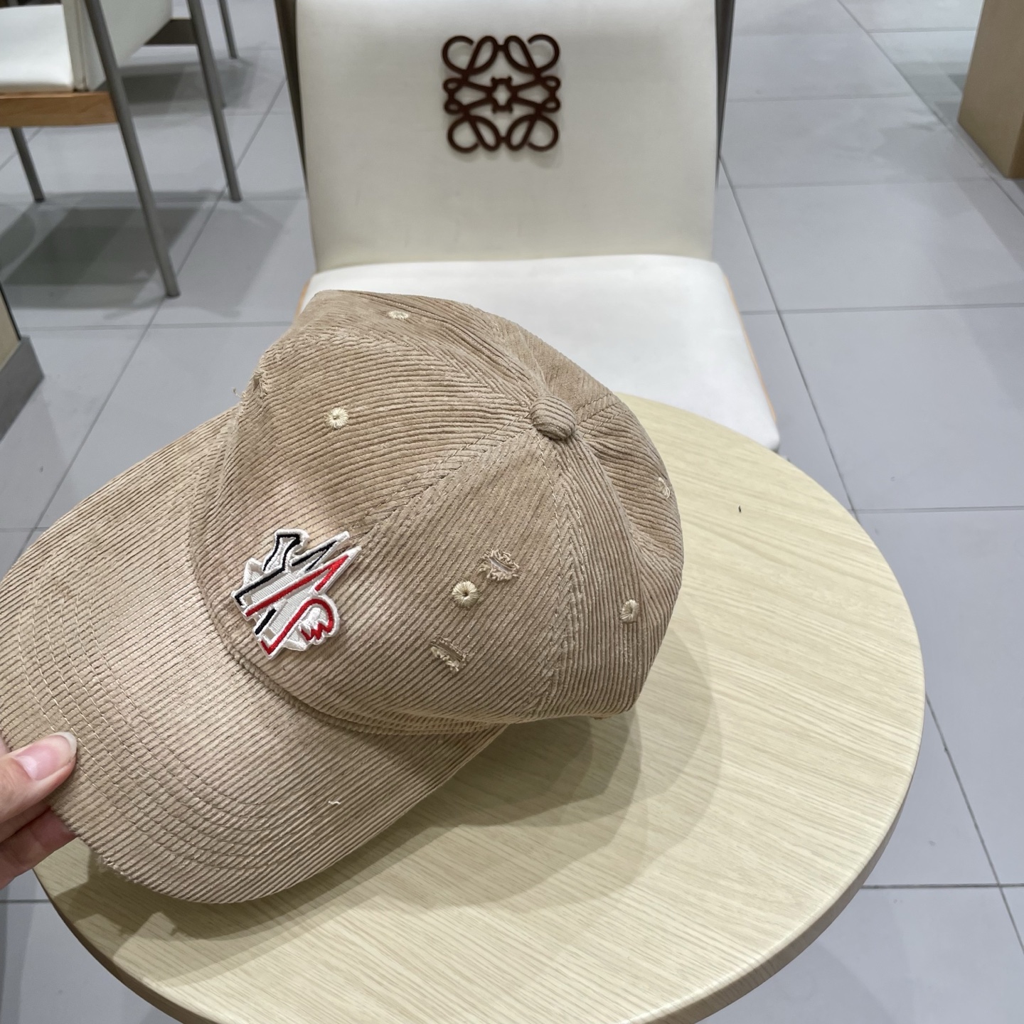   蒙口MONCLER 秋冬新款羊毛棒球帽，年轻时尚潮人穿搭色系，视觉效果超强，立体字母，好看有质感！