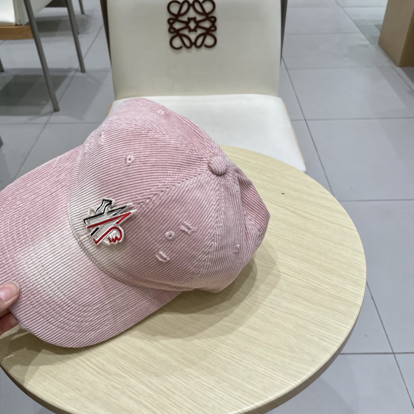   蒙口MONCLER 秋冬新款羊毛棒球帽，年轻时尚潮人穿搭色系，视觉效果超强，立体字母，好看有质感！