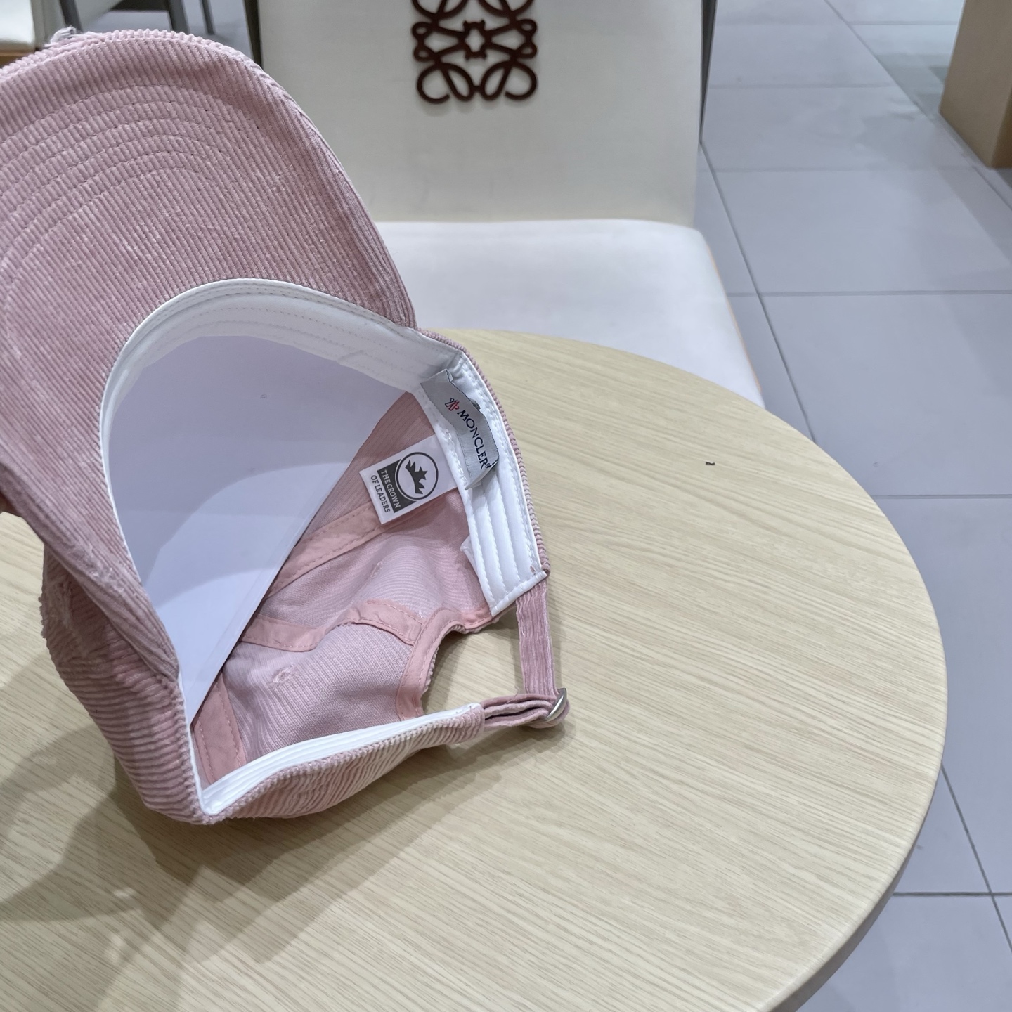   蒙口MONCLER 秋冬新款羊毛棒球帽，年轻时尚潮人穿搭色系，视觉效果超强，立体字母，好看有质感！