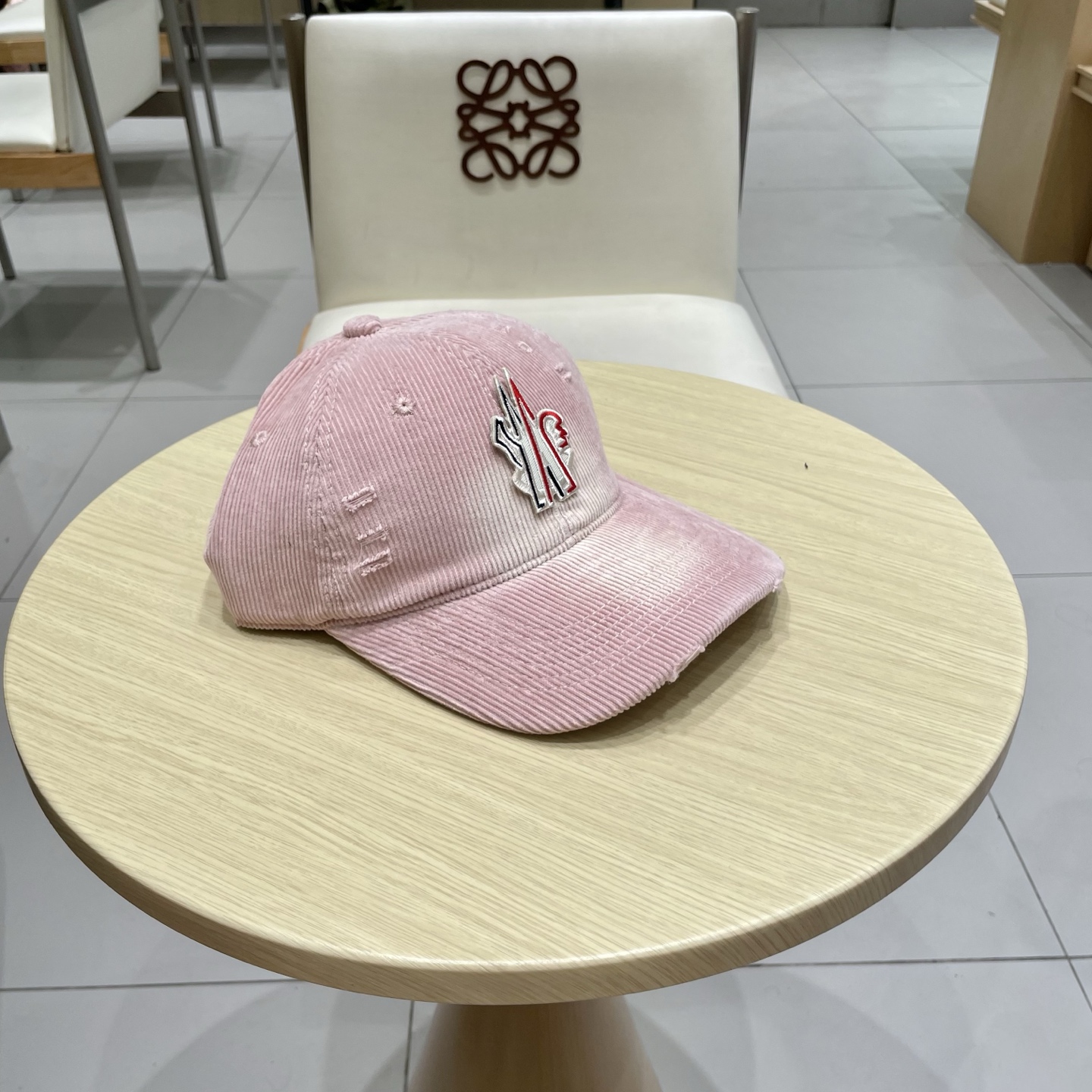   蒙口MONCLER 秋冬新款羊毛棒球帽，年轻时尚潮人穿搭色系，视觉效果超强，立体字母，好看有质感！