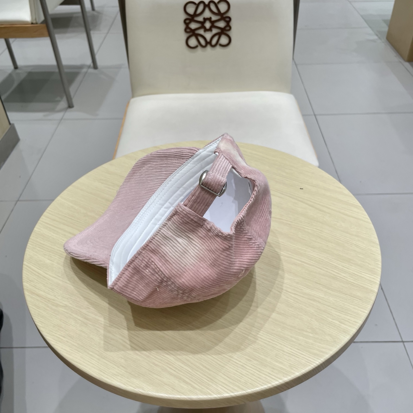   蒙口MONCLER 秋冬新款羊毛棒球帽，年轻时尚潮人穿搭色系，视觉效果超强，立体字母，好看有质感！