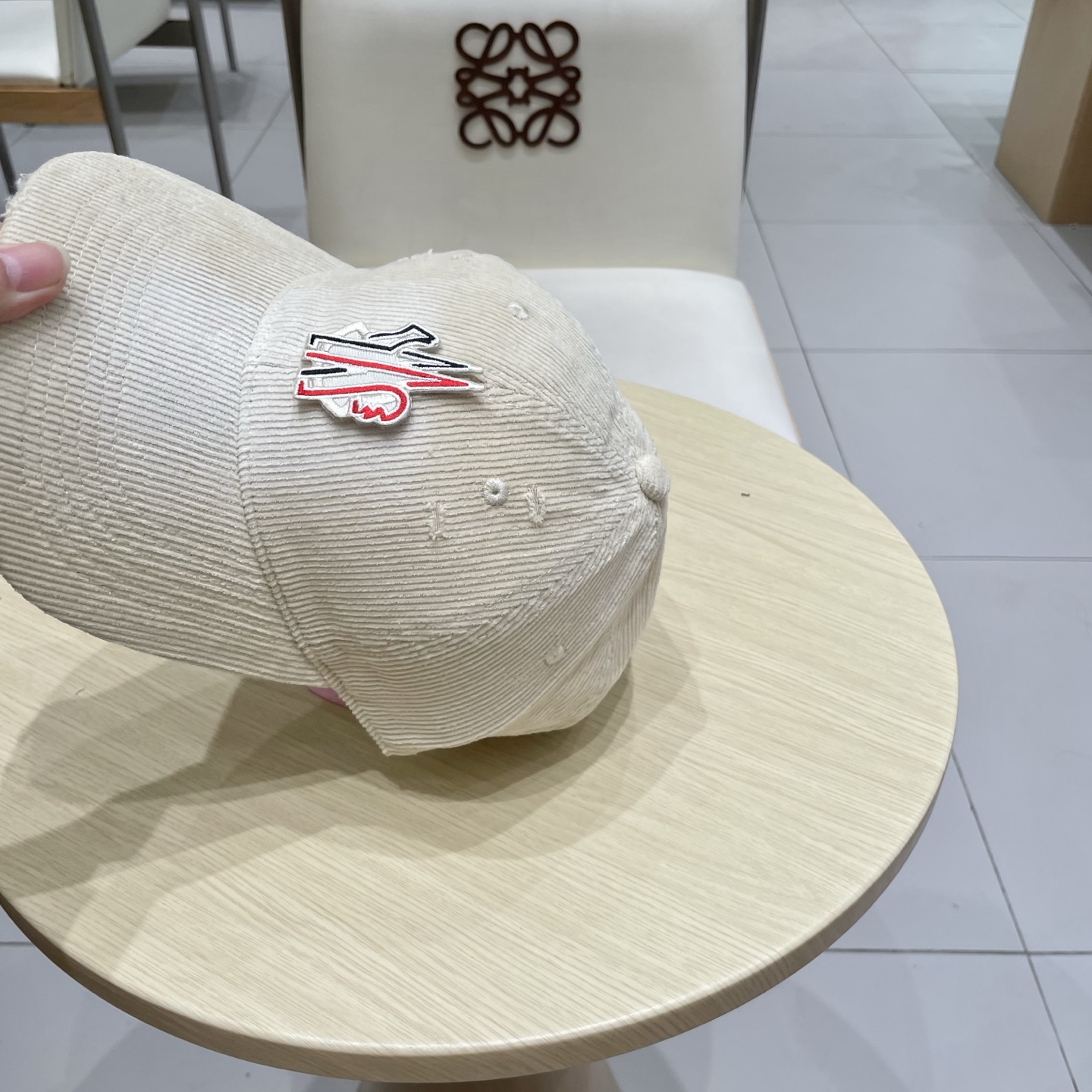   蒙口MONCLER 秋冬新款羊毛棒球帽，年轻时尚潮人穿搭色系，视觉效果超强，立体字母，好看有质感！