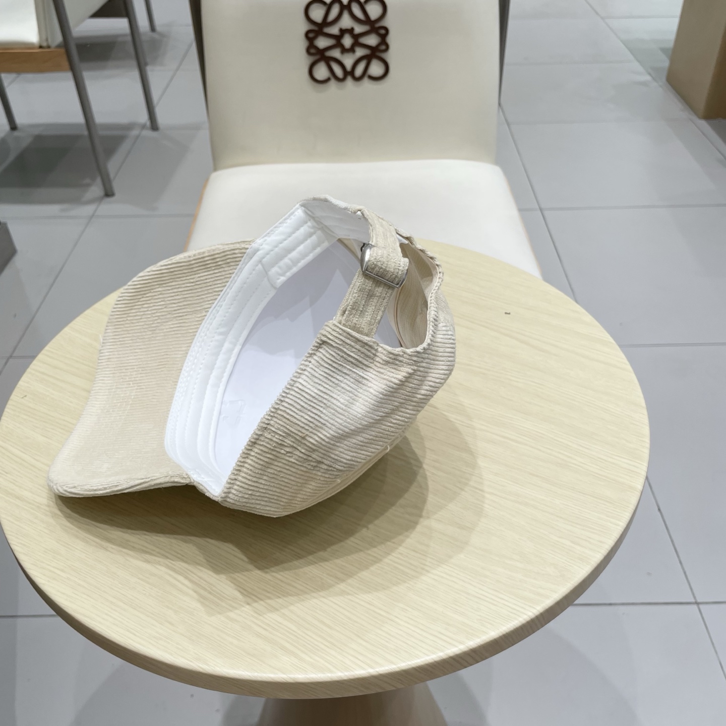   蒙口MONCLER 秋冬新款羊毛棒球帽，年轻时尚潮人穿搭色系，视觉效果超强，立体字母，好看有质感！