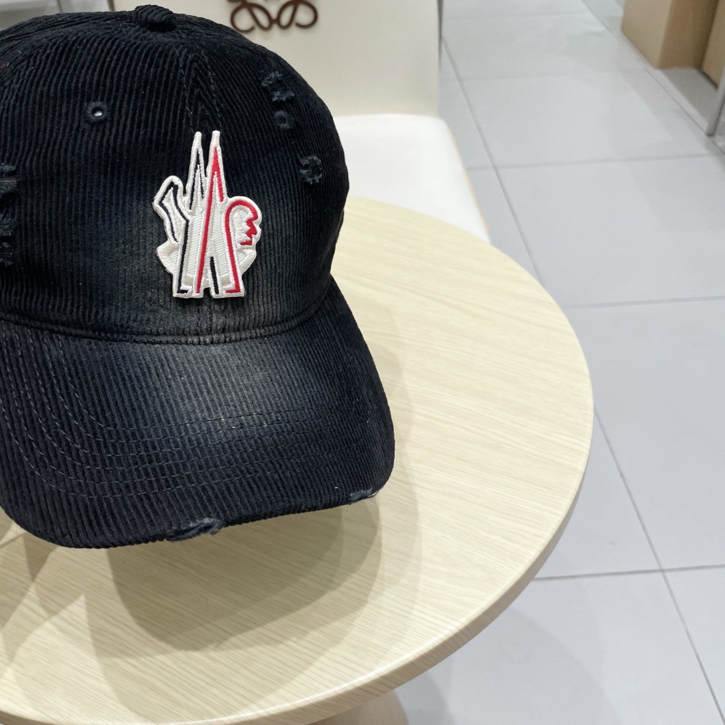   蒙口MONCLER 秋冬新款羊毛棒球帽，年轻时尚潮人穿搭色系，视觉效果超强，立体字母，好看有质感！