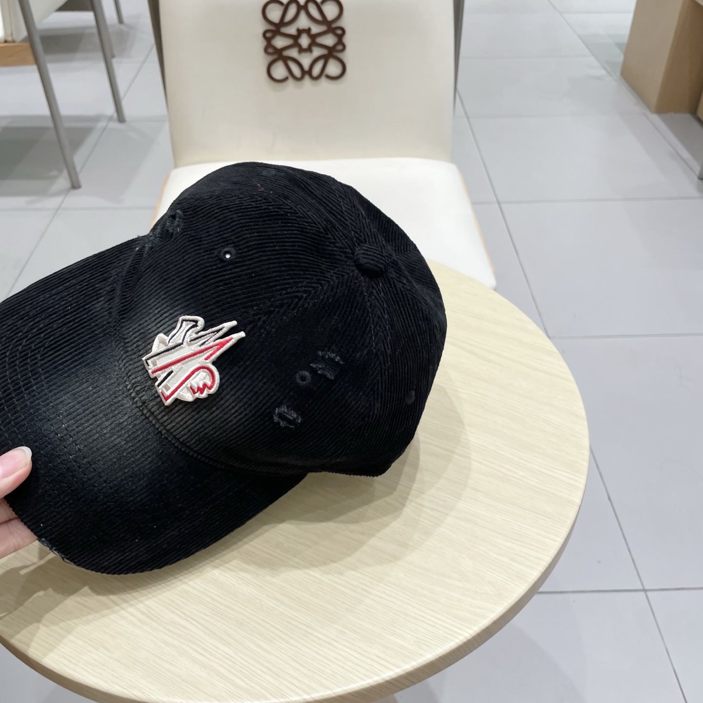   蒙口MONCLER 秋冬新款羊毛棒球帽，年轻时尚潮人穿搭色系，视觉效果超强，立体字母，好看有质感！