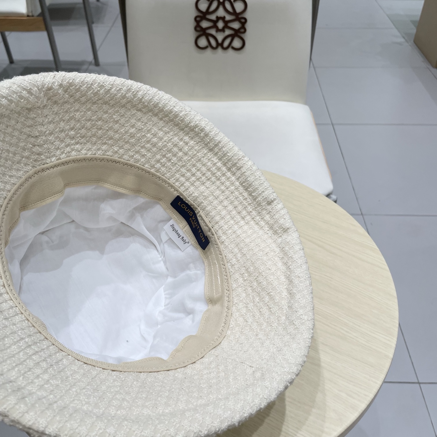 🧢路易威登棒球帽 LouisVuitton2025秋冬款优雅蝴蝶结卷边渔夫帽气质女素颜出街遮脸护耳保暖盆