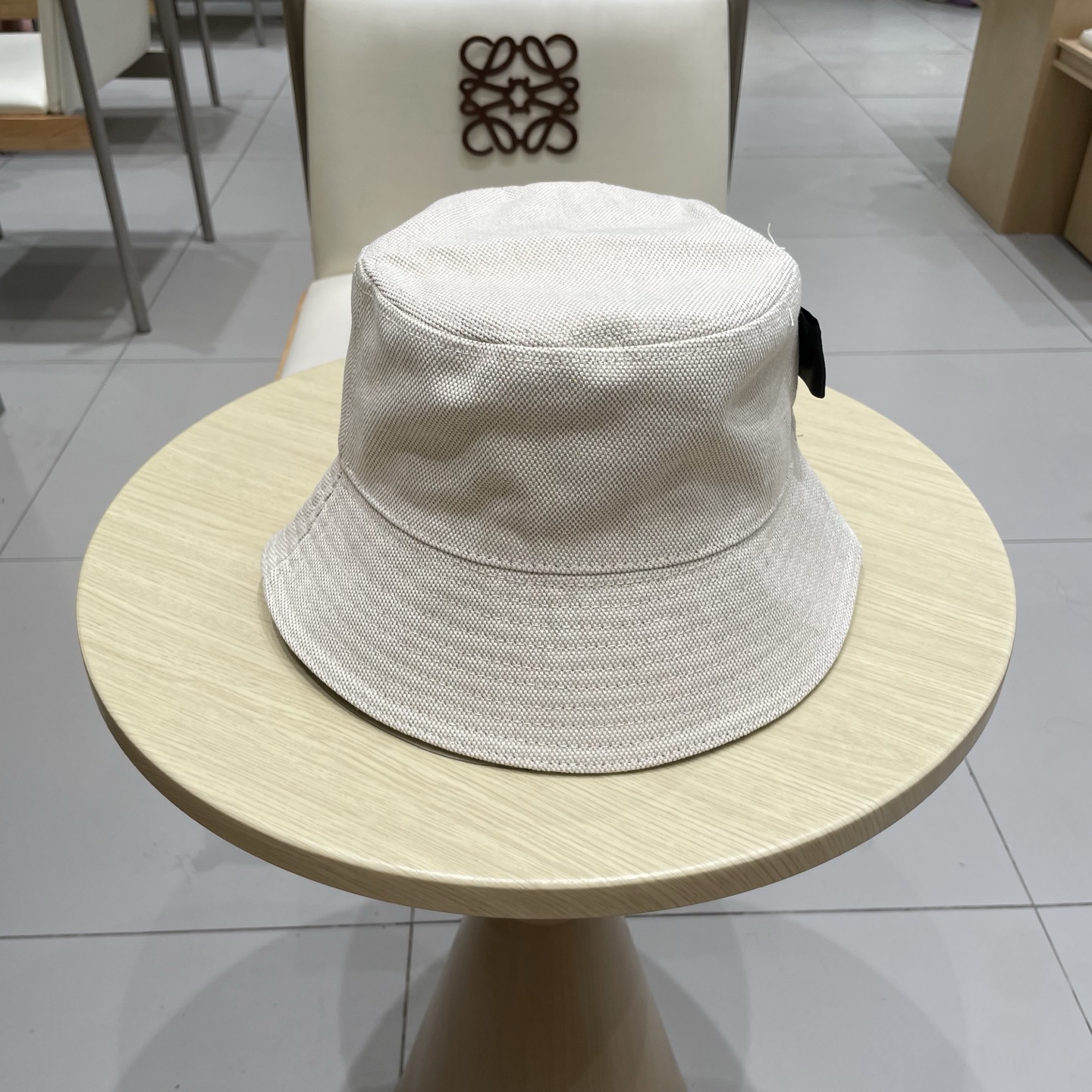  缪缪MIU  MIU～｜经典双面条纹渔夫帽👒
双面款 万年百搭的款式 
一年四季皆可戴