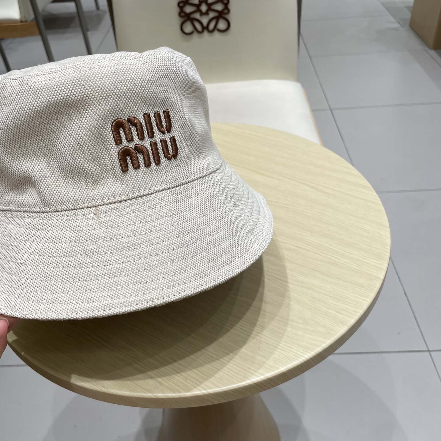  缪缪MIU  MIU～｜经典双面条纹渔夫帽👒
双面款 万年百搭的款式 
一年四季皆可戴
