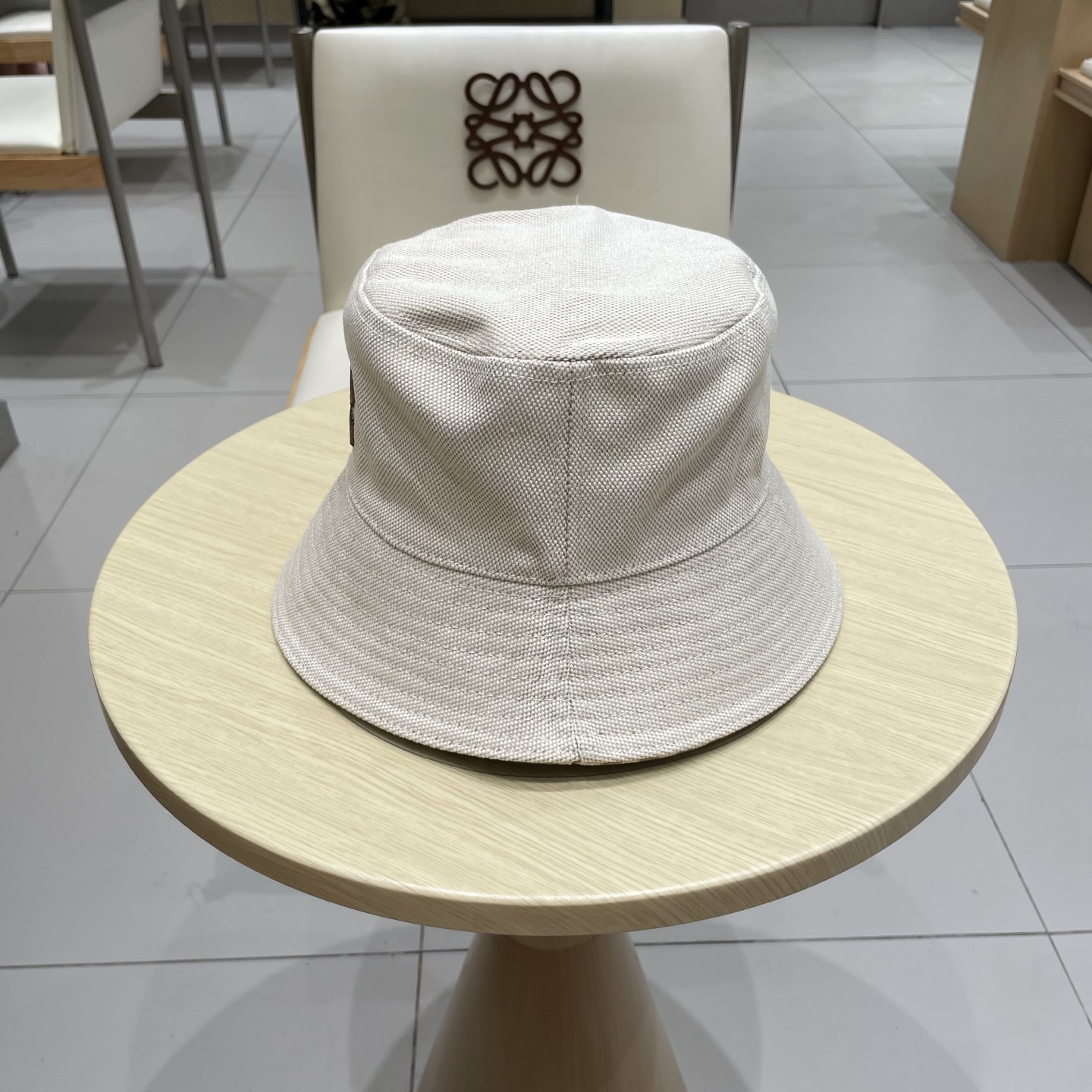  缪缪MIU  MIU～｜经典双面条纹渔夫帽👒
双面款 万年百搭的款式 
一年四季皆可戴