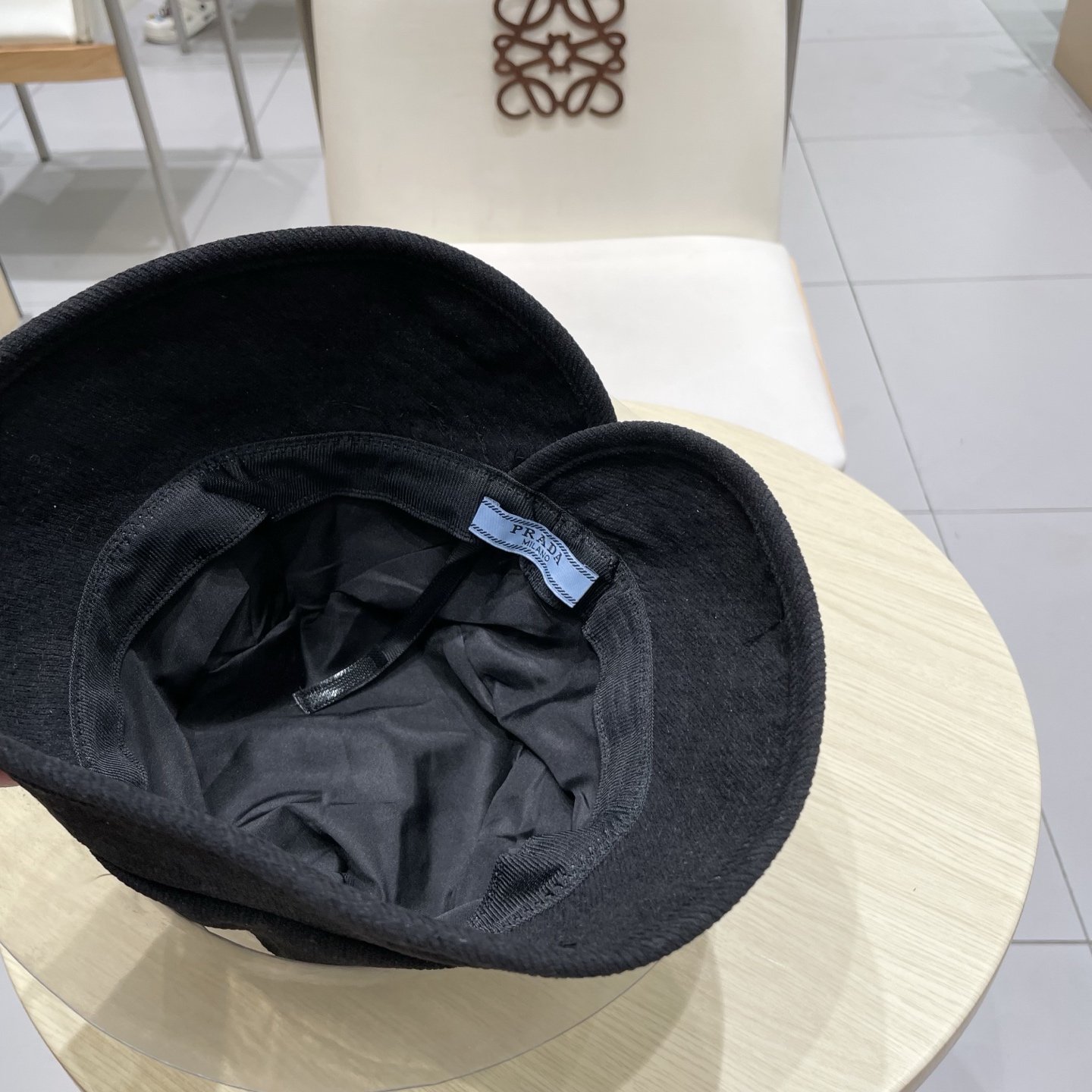  Prada普拉达开叉遮阳子女显脸布帽渔夫帽风防晒款春夏赫本优雅小盆帽蝴蝶结