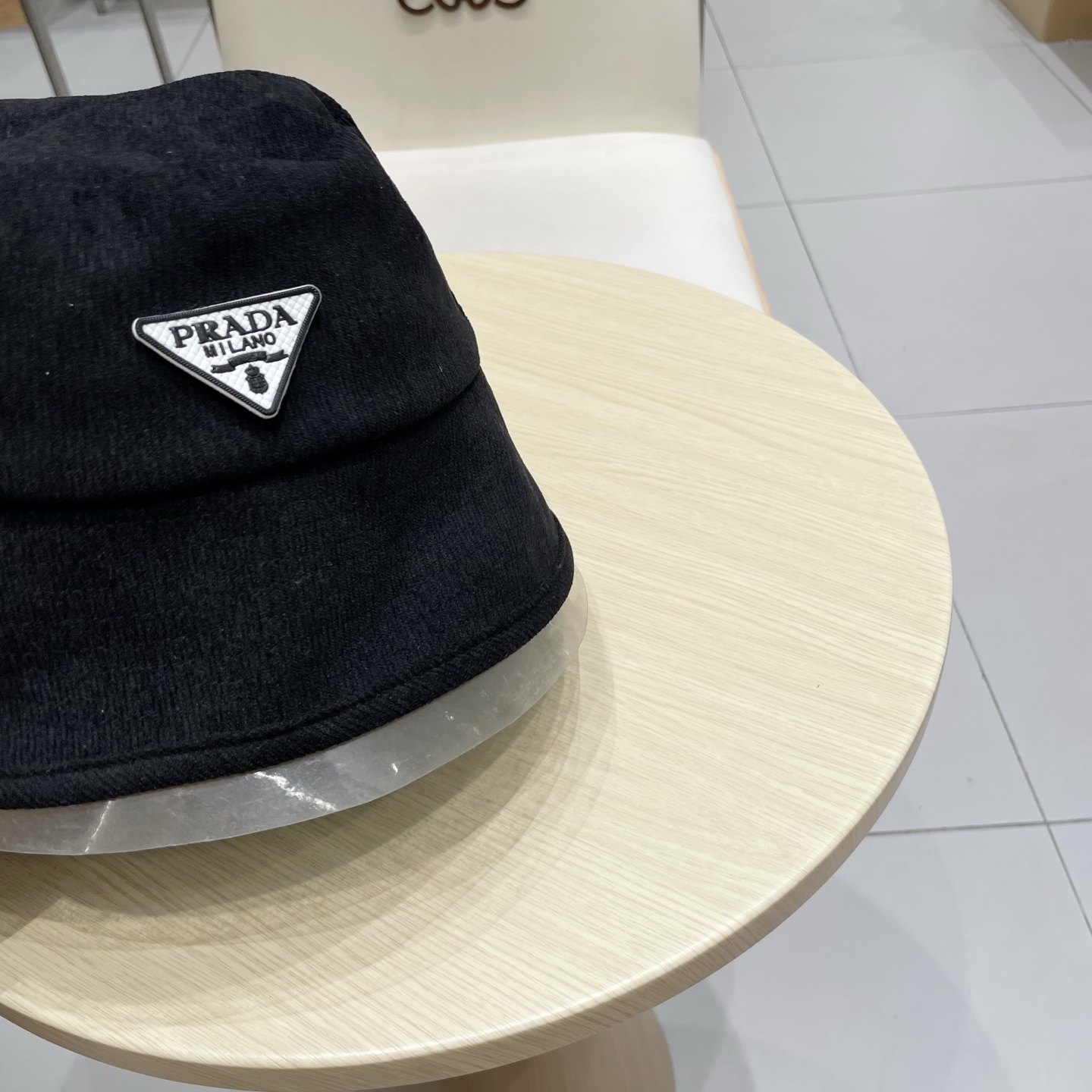  Prada普拉达开叉遮阳子女显脸布帽渔夫帽风防晒款春夏赫本优雅小盆帽蝴蝶结