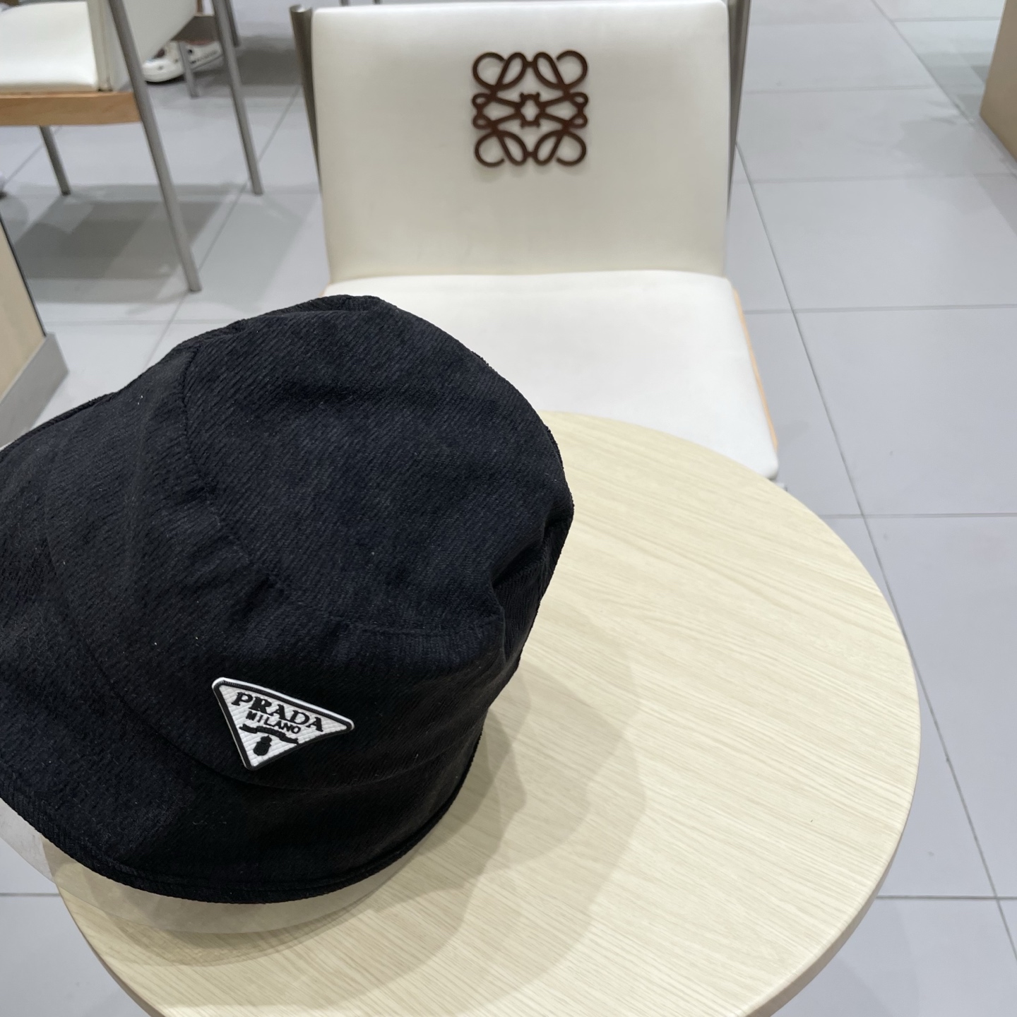  Prada普拉达开叉遮阳子女显脸布帽渔夫帽风防晒款春夏赫本优雅小盆帽蝴蝶结