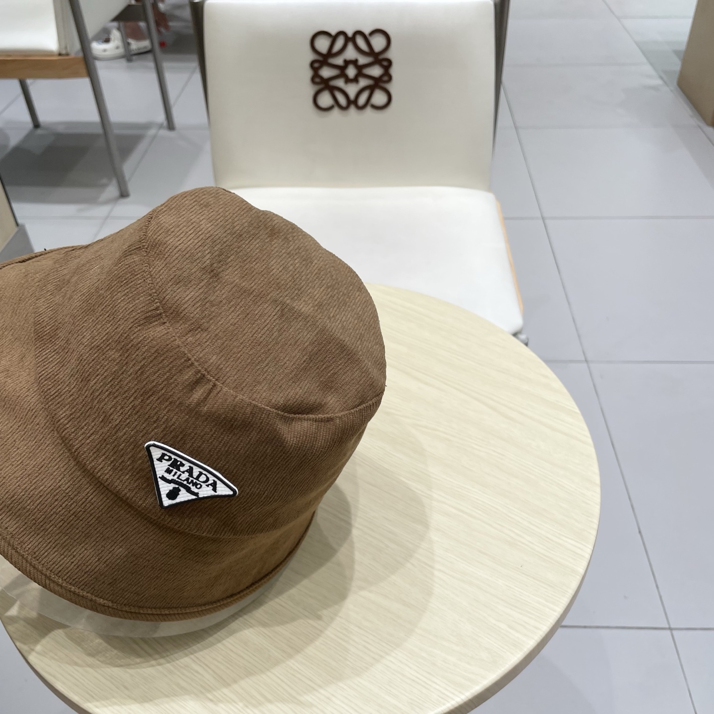  Prada普拉达开叉遮阳子女显脸布帽渔夫帽风防晒款春夏赫本优雅小盆帽蝴蝶结