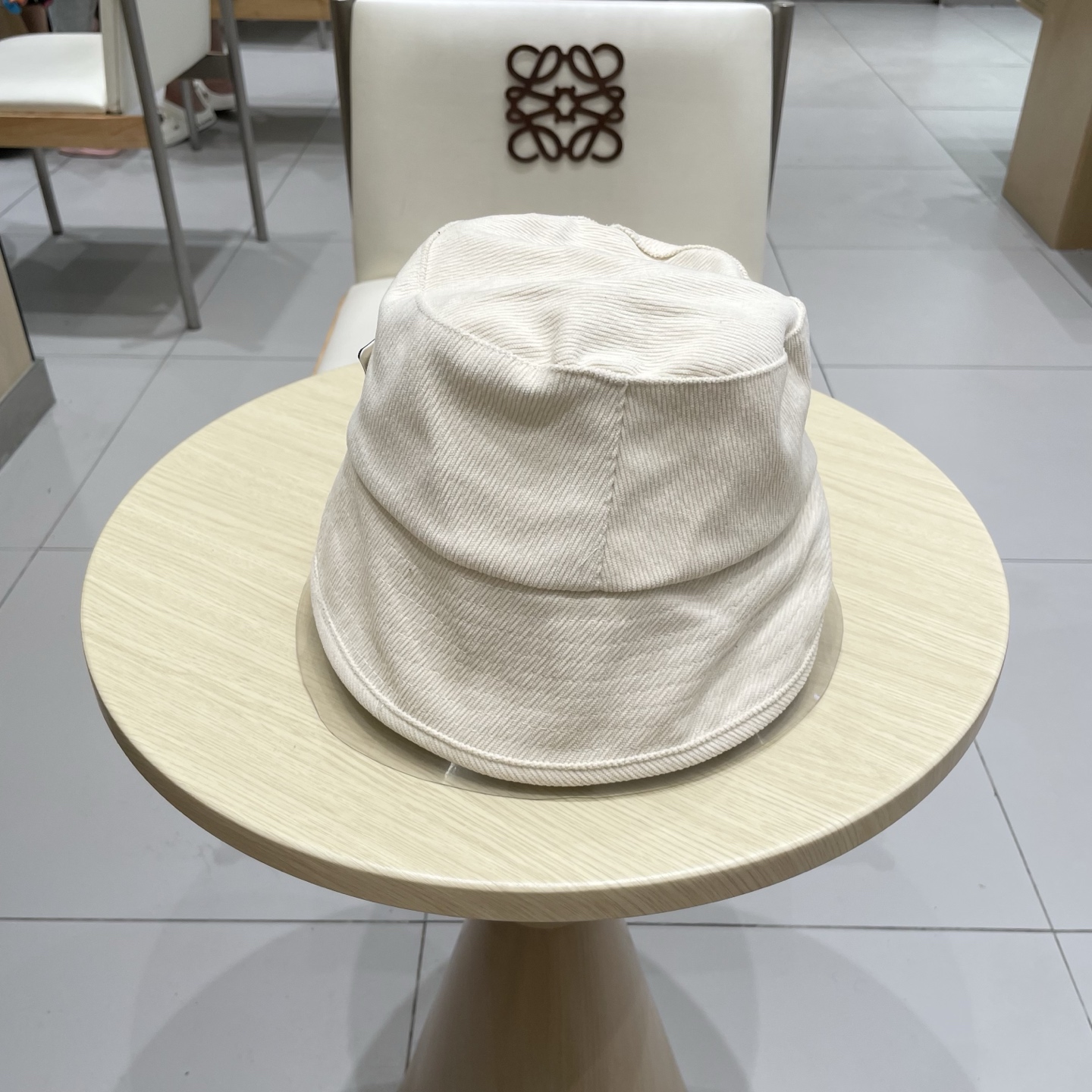  Prada普拉达开叉遮阳子女显脸布帽渔夫帽风防晒款春夏赫本优雅小盆帽蝴蝶结