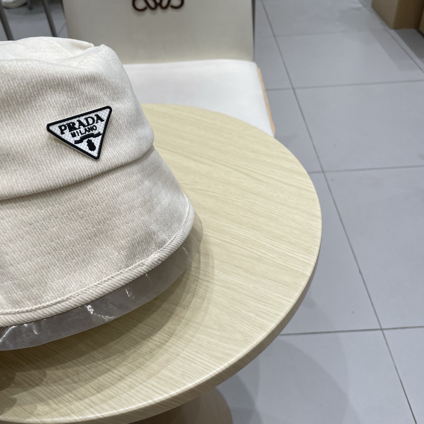  Prada普拉达开叉遮阳子女显脸布帽渔夫帽风防晒款春夏赫本优雅小盆帽蝴蝶结