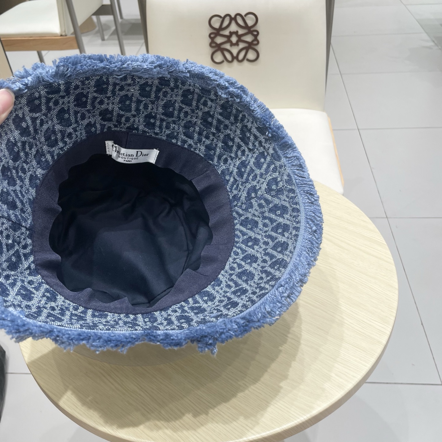  DIOR 满LOGO刺绣字母牛仔渔夫帽 