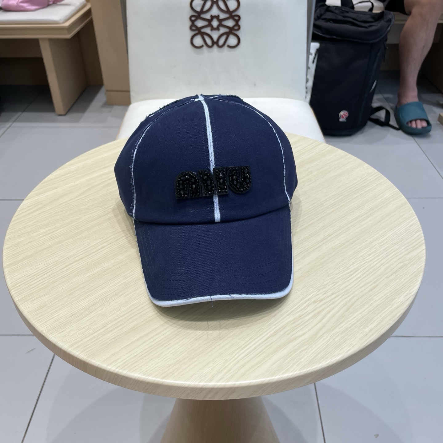 NO:670802,miumiu's new autumn style, sweet and cool baseball cap, tie-dye design, very special hat, fisherman hat, baseball cap, knitted hat, hat, miumiu, espadrilles, hats19860909miumiu 上新秋款 甜酷十足的棒球帽 扎染工艺设计 很特别帽子渔夫帽棒球帽针织帽,帽子,miumiu,espadrilles,hats,hat