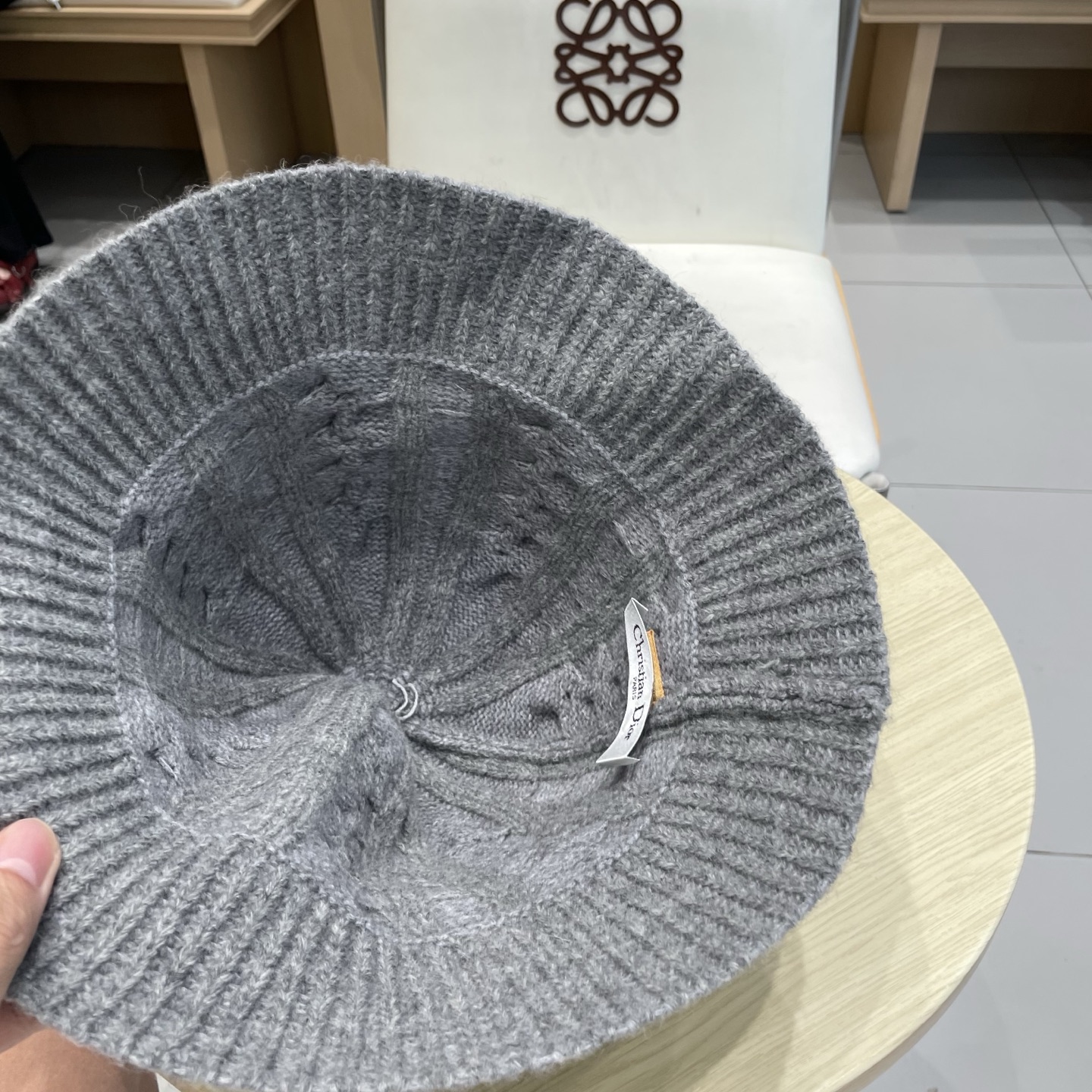  迪奥DIOR秋冬渔夫帽针织盆帽纯色韩版时尚百搭毛线帽子新款水桶帽网红ins