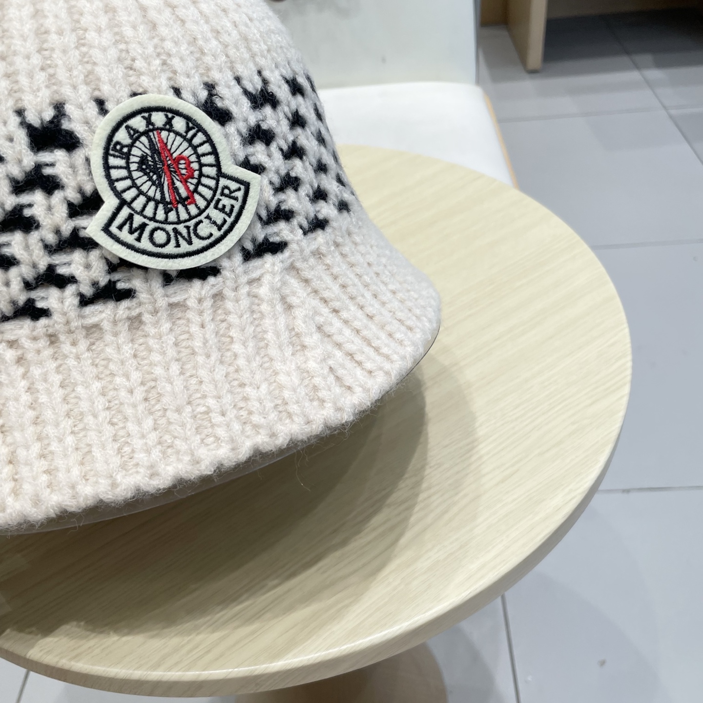   蒙口【MONCELER秋冬新款毛线渔夫帽条纹拼色百搭针织帽盆帽保暖