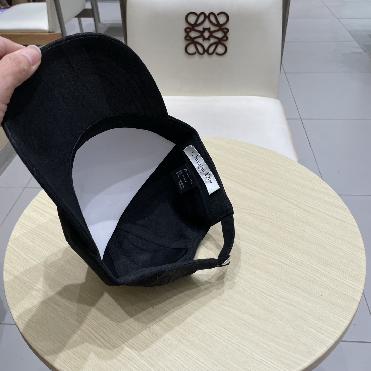  Dior 迪奥 新款原单棒球帽， 精致純也格调很有感觉，很酷很时尚，专柜断货热门，质量超赞