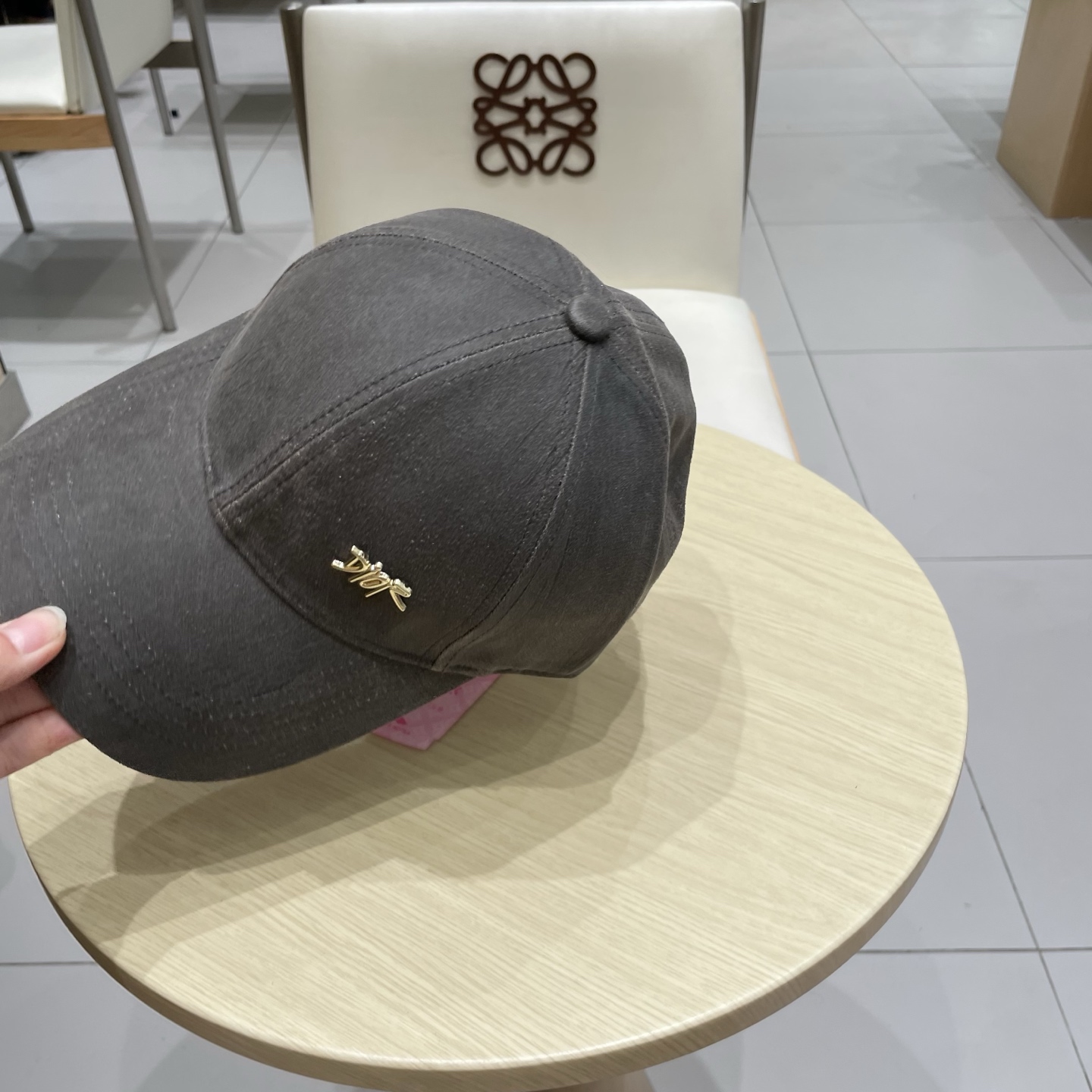  Dior 迪奥 新款原单棒球帽， 精致純也格调很有感觉，很酷很时尚，专柜断货热门，质量超赞