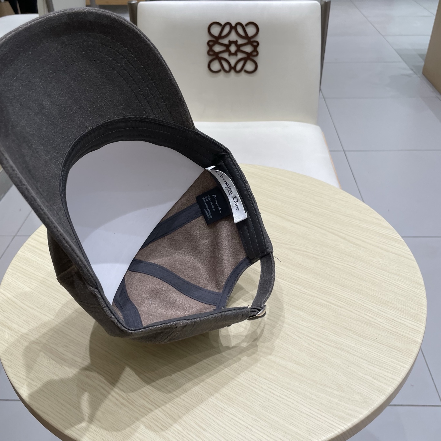  Dior 迪奥 新款原单棒球帽， 精致純也格调很有感觉，很酷很时尚，专柜断货热门，质量超赞