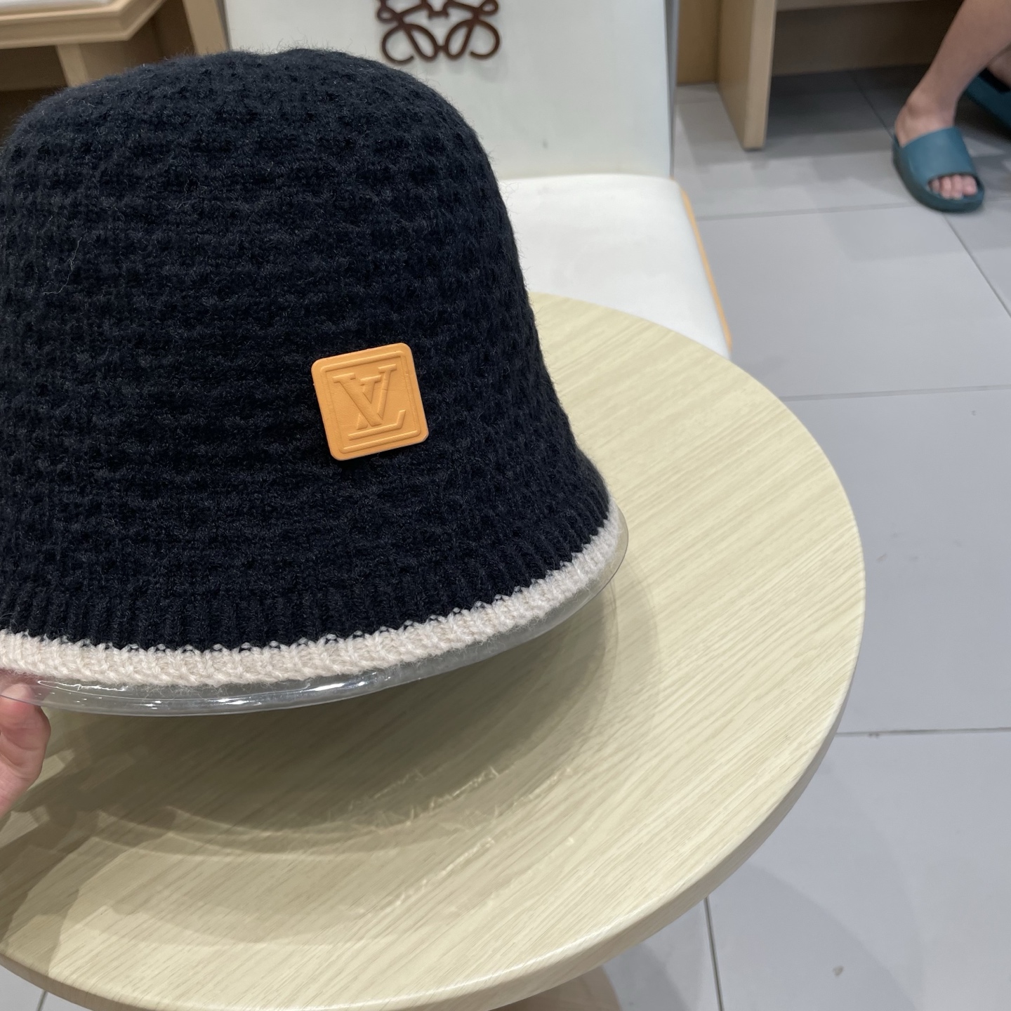 LV路易威登秋冬渔夫帽针织盆帽纯色韩版时尚百搭毛线帽子新款水桶帽网红ins