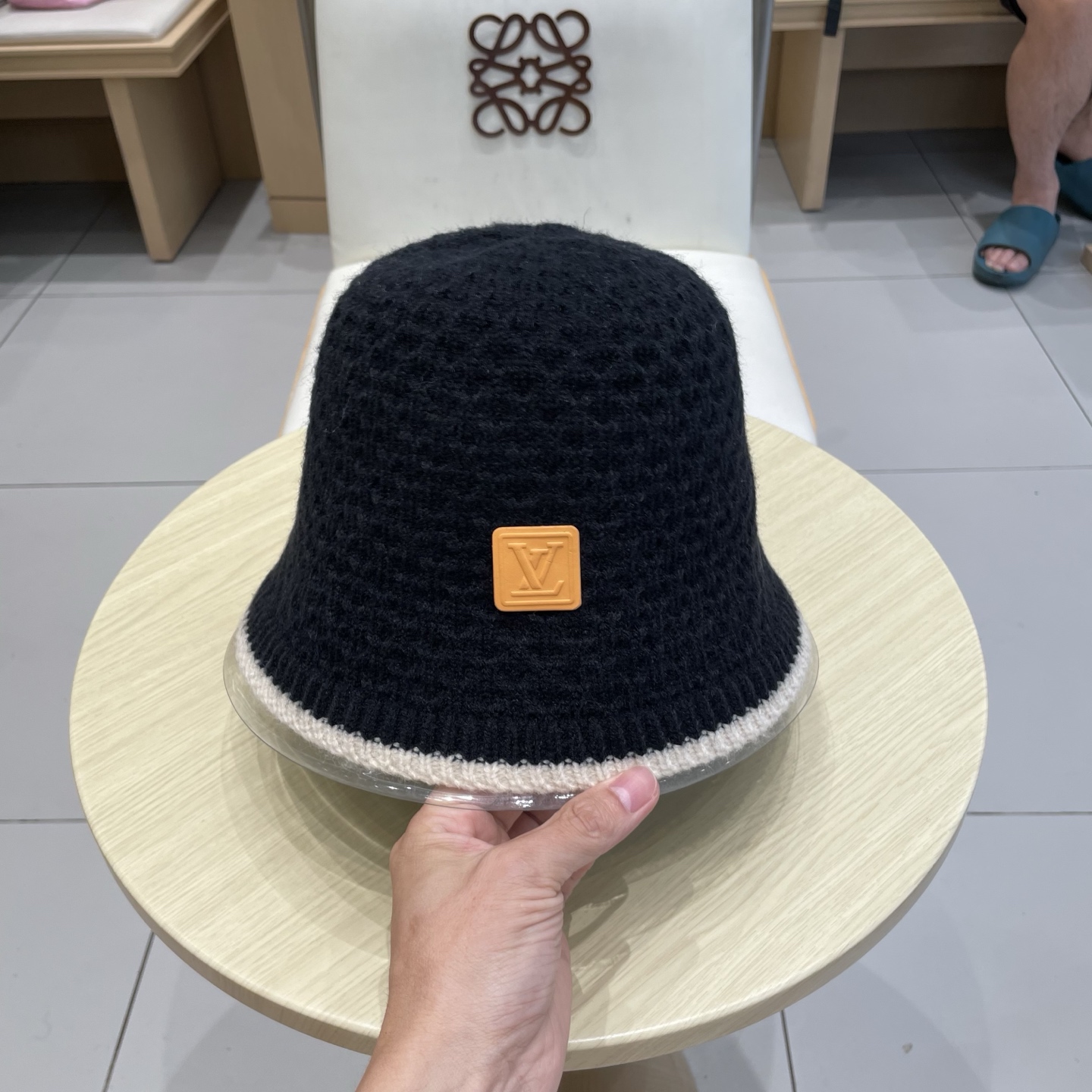 LV路易威登秋冬渔夫帽针织盆帽纯色韩版时尚百搭毛线帽子新款水桶帽网红ins