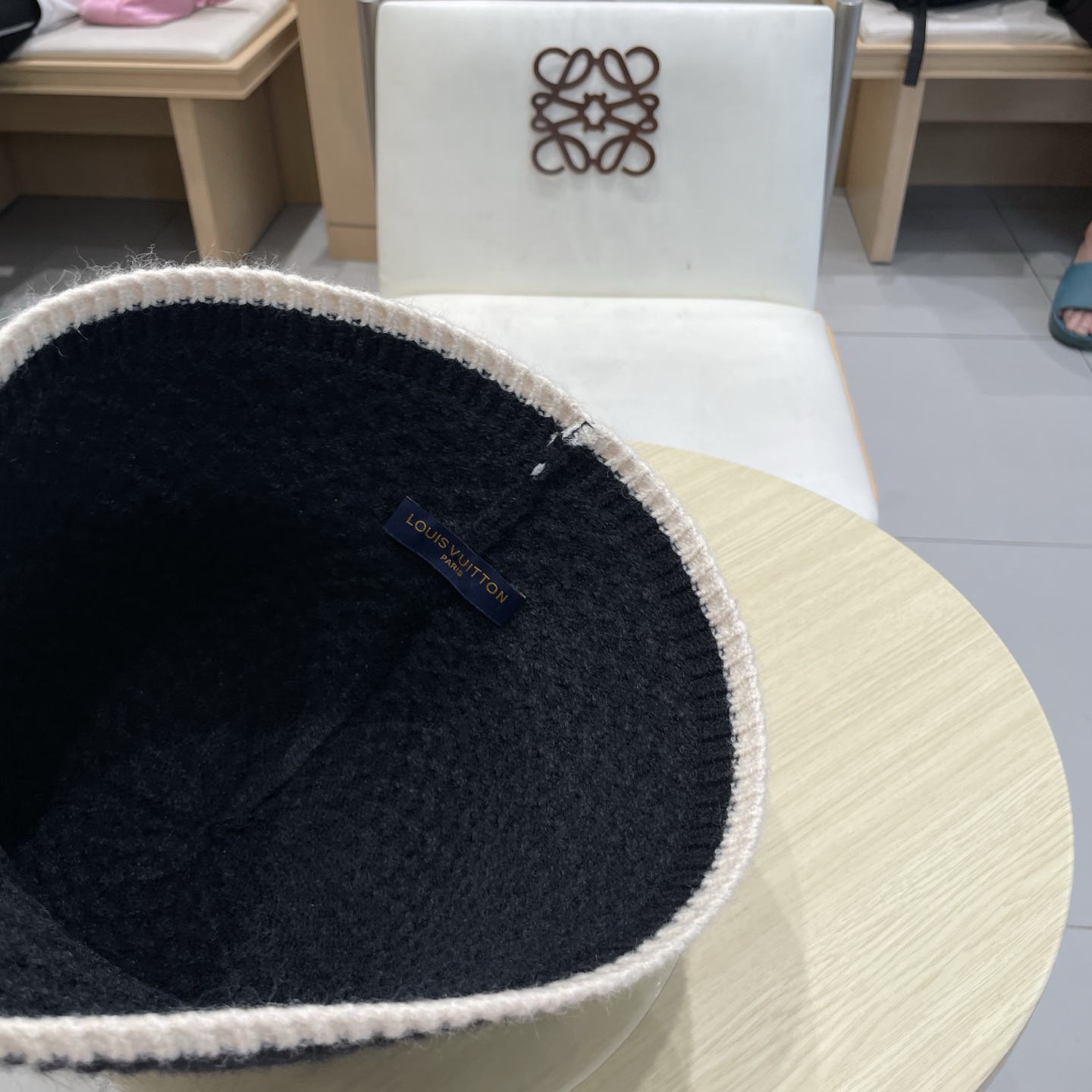 LV路易威登秋冬渔夫帽针织盆帽纯色韩版时尚百搭毛线帽子新款水桶帽网红ins