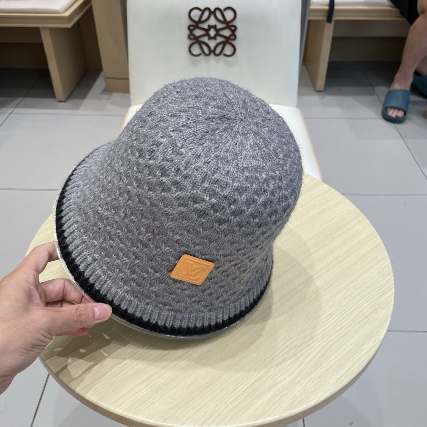 LV路易威登秋冬渔夫帽针织盆帽纯色韩版时尚百搭毛线帽子新款水桶帽网红ins