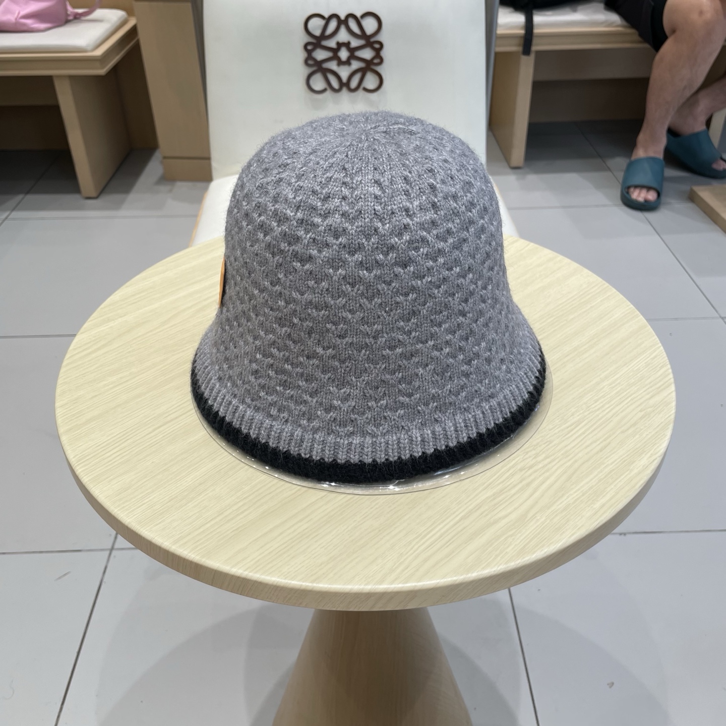 LV路易威登秋冬渔夫帽针织盆帽纯色韩版时尚百搭毛线帽子新款水桶帽网红ins