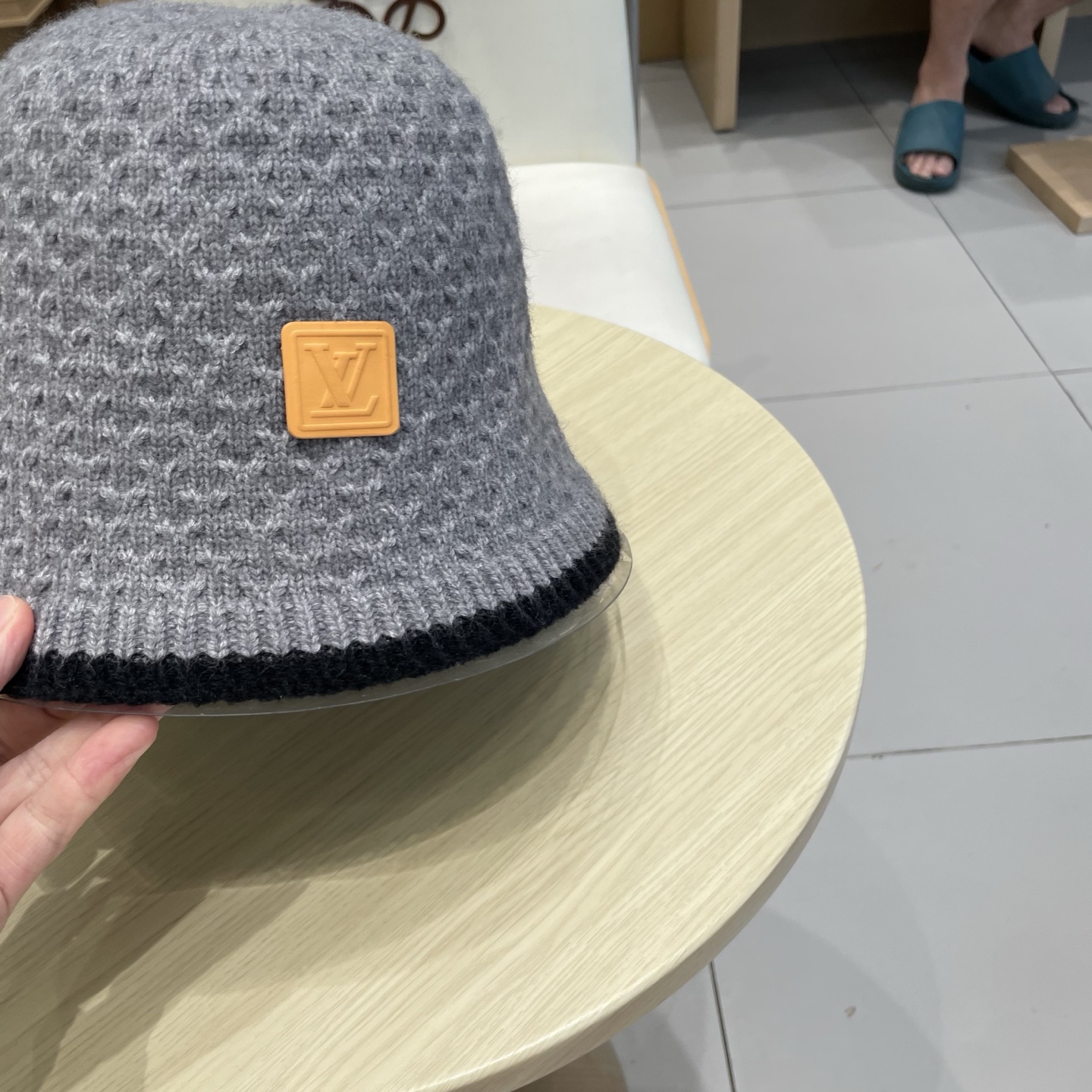 LV路易威登秋冬渔夫帽针织盆帽纯色韩版时尚百搭毛线帽子新款水桶帽网红ins