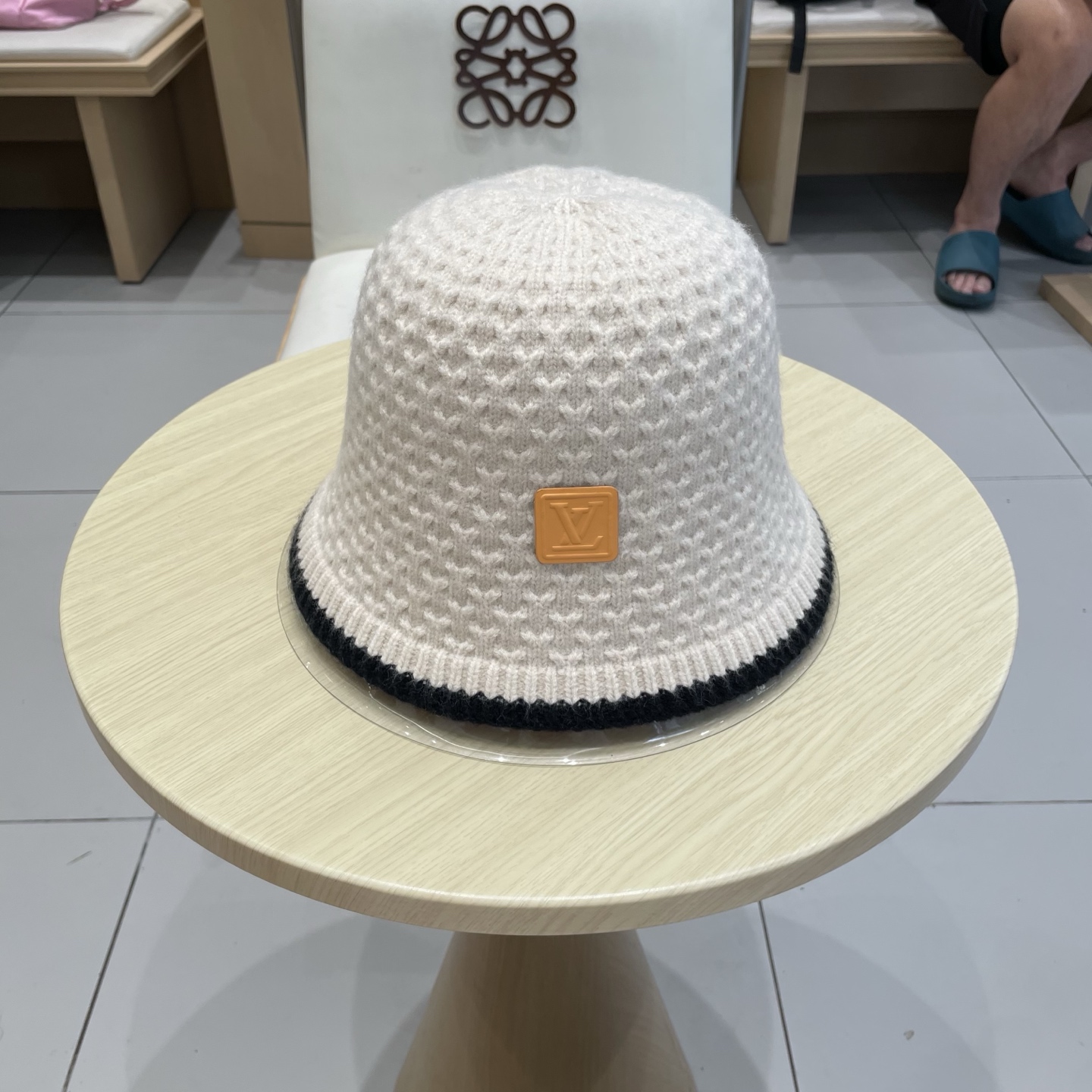 LV路易威登秋冬渔夫帽针织盆帽纯色韩版时尚百搭毛线帽子新款水桶帽网红ins