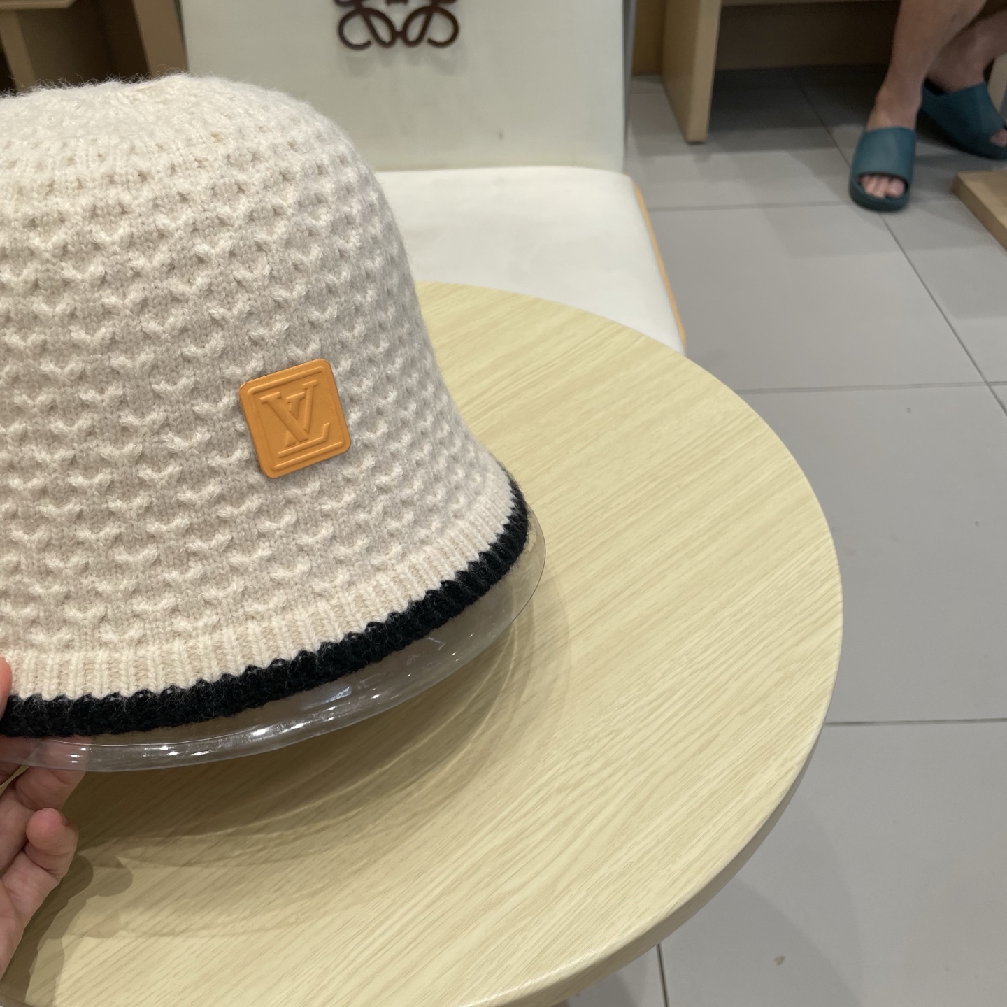 LV路易威登秋冬渔夫帽针织盆帽纯色韩版时尚百搭毛线帽子新款水桶帽网红ins