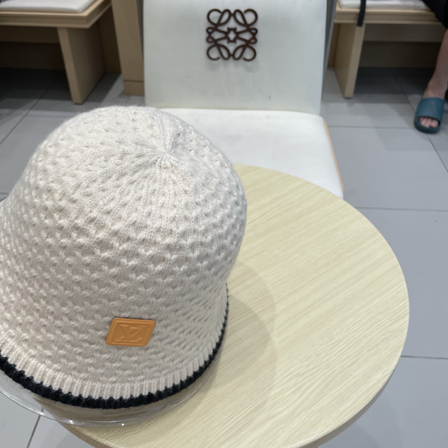 LV路易威登秋冬渔夫帽针织盆帽纯色韩版时尚百搭毛线帽子新款水桶帽网红ins