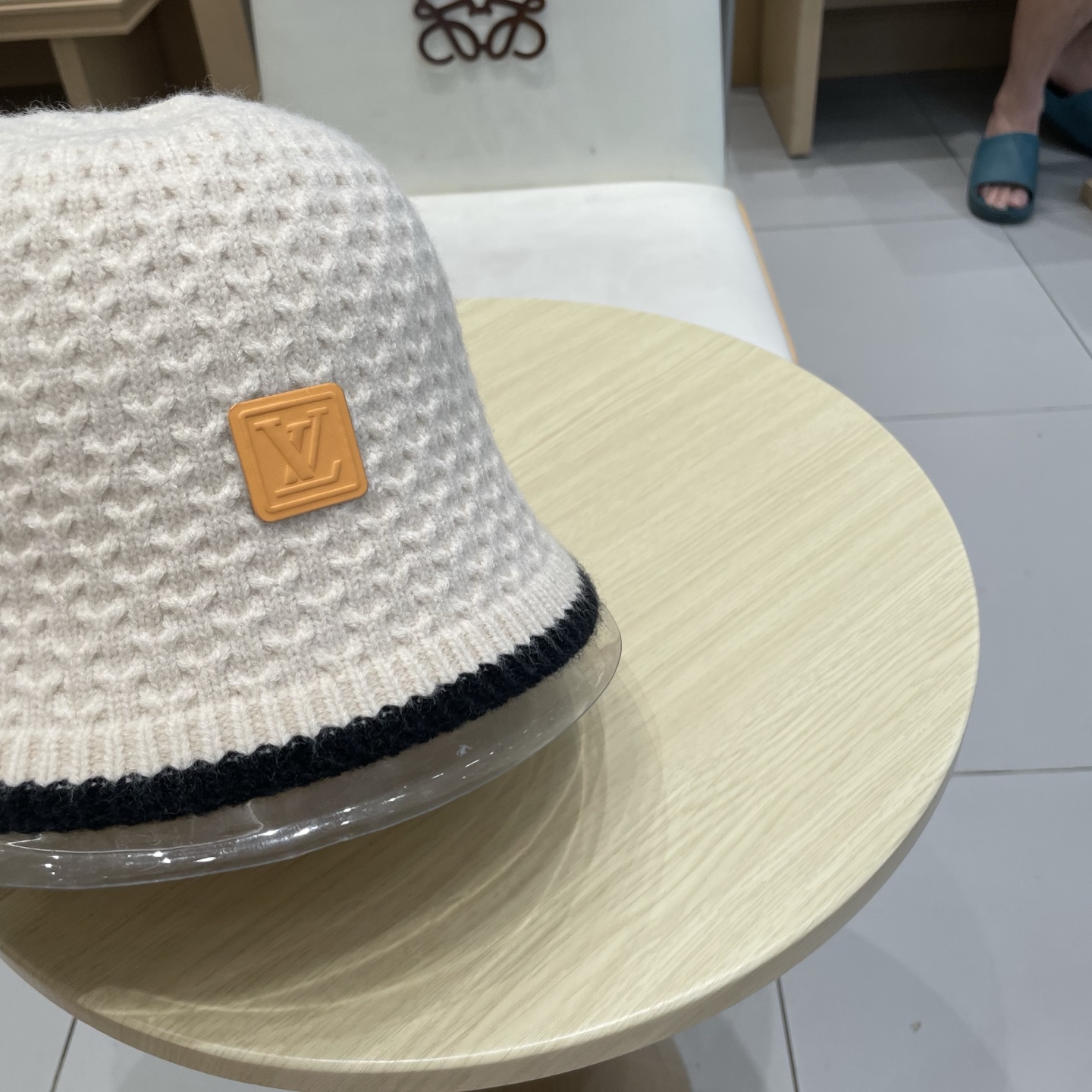 LV路易威登秋冬渔夫帽针织盆帽纯色韩版时尚百搭毛线帽子新款水桶帽网红ins