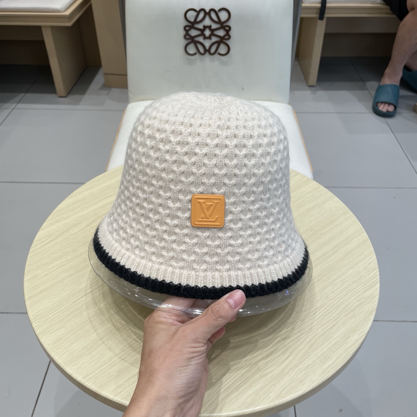 LV路易威登秋冬渔夫帽针织盆帽纯色韩版时尚百搭毛线帽子新款水桶帽网红ins