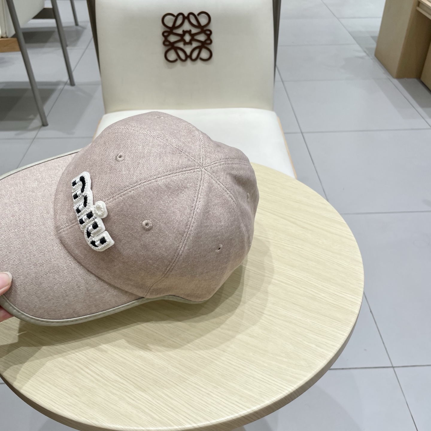 MiuMiu缪缪秋冬新款棒球帽miumiu灯芯绒棒球帽🧢简约，经典，耐看！遮阳防晒挡油头凹造型，分分钟搞