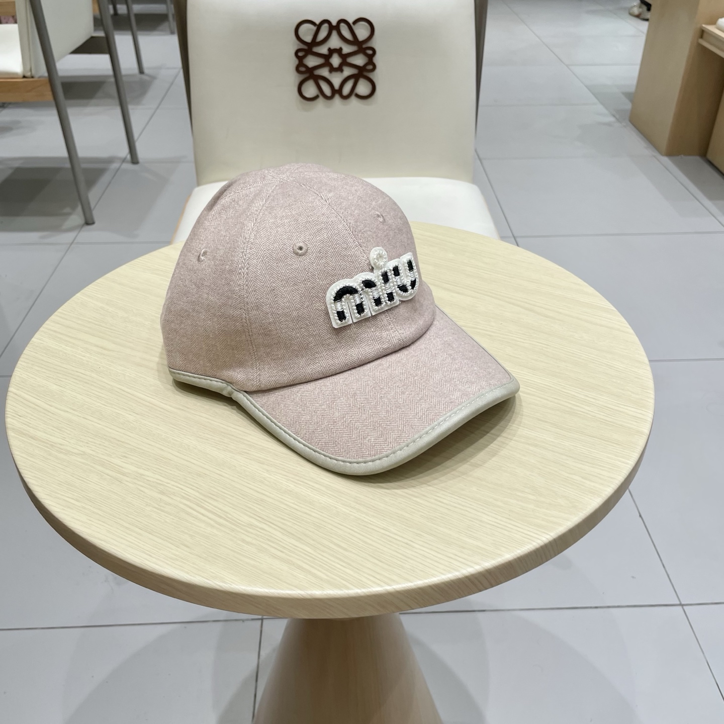 MiuMiu缪缪秋冬新款棒球帽miumiu灯芯绒棒球帽🧢简约，经典，耐看！遮阳防晒挡油头凹造型，分分钟搞