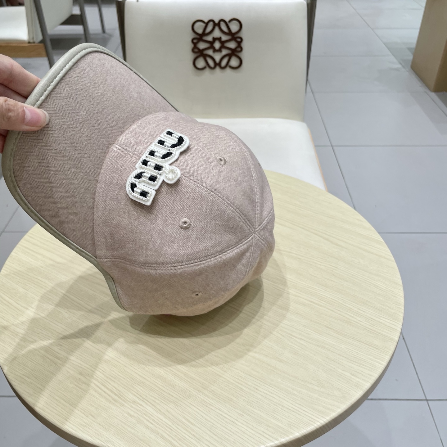 MiuMiu缪缪秋冬新款棒球帽miumiu灯芯绒棒球帽🧢简约，经典，耐看！遮阳防晒挡油头凹造型，分分钟搞