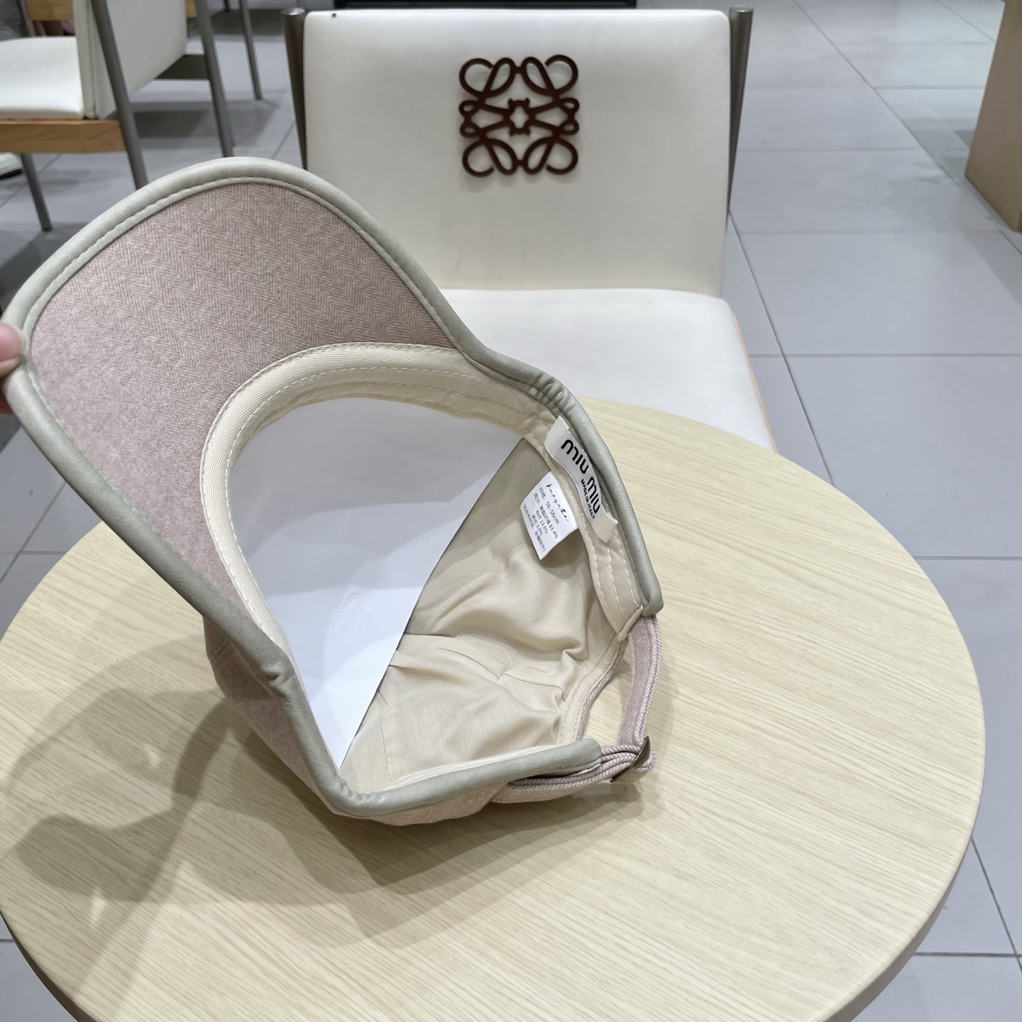 MiuMiu缪缪秋冬新款棒球帽miumiu灯芯绒棒球帽🧢简约，经典，耐看！遮阳防晒挡油头凹造型，分分钟搞