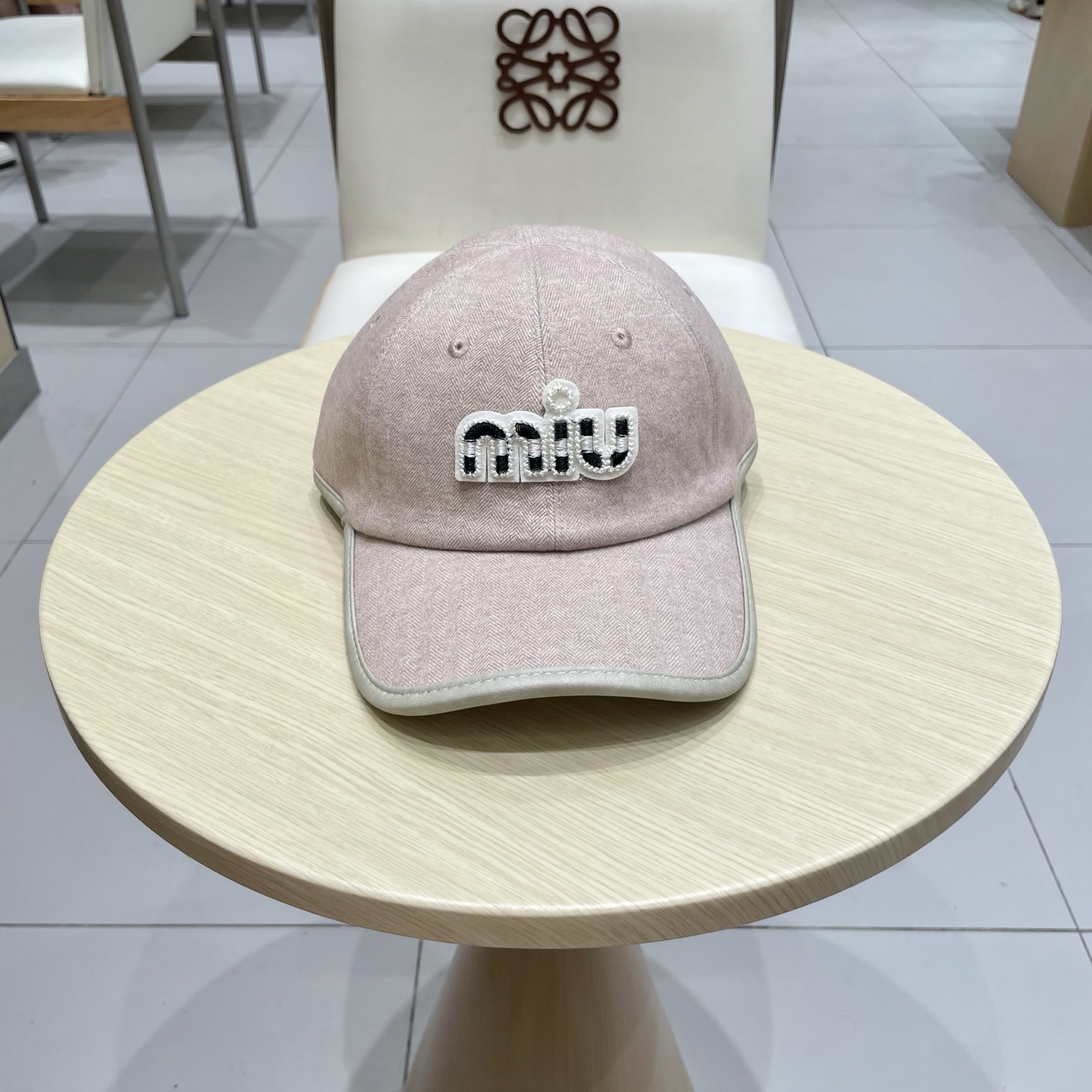 MiuMiu缪缪秋冬新款棒球帽miumiu灯芯绒棒球帽🧢简约，经典，耐看！遮阳防晒挡油头凹造型，分分钟搞