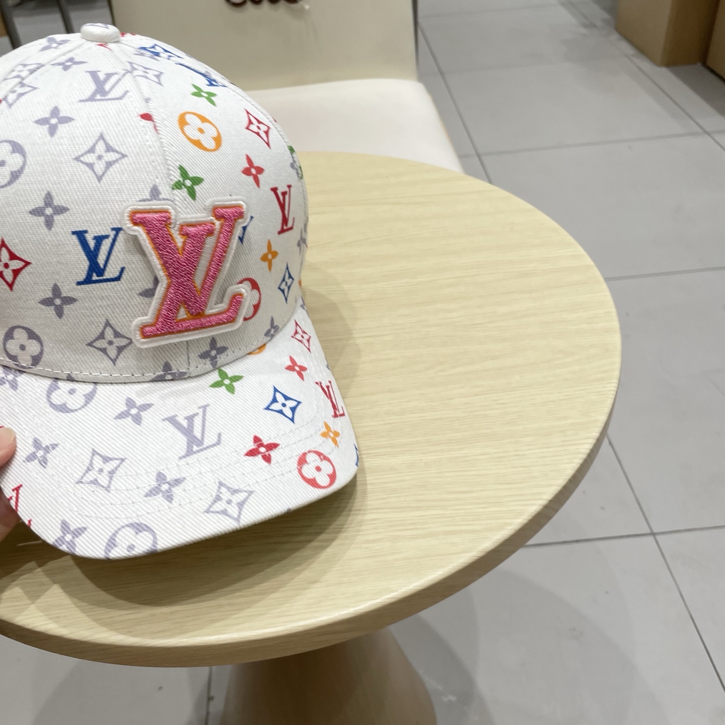 LV路易威登 2025专柜新款提花款渔夫帽🧢很潮！休闲运动款，经典制作，超级好搭衣服！显脸小