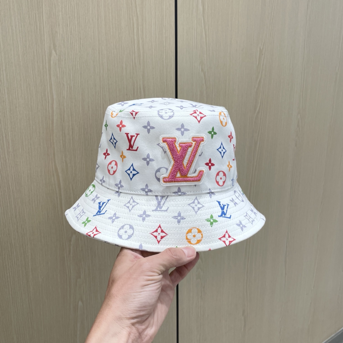 LV路易威登 2025专柜新款提花款渔夫帽🧢很潮！休闲运动款，经典制作，超级好搭衣服！显脸小