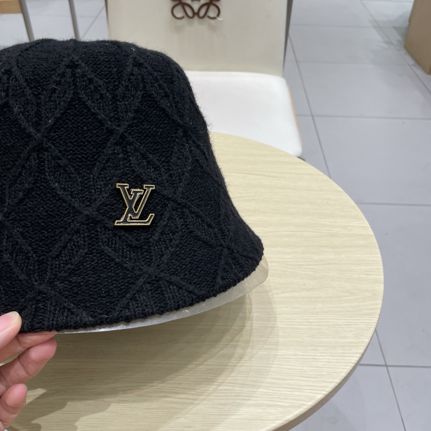 lv路易威登菱形格针织渔夫帽子女秋冬粉红色显脸小水桶帽防晒盆帽