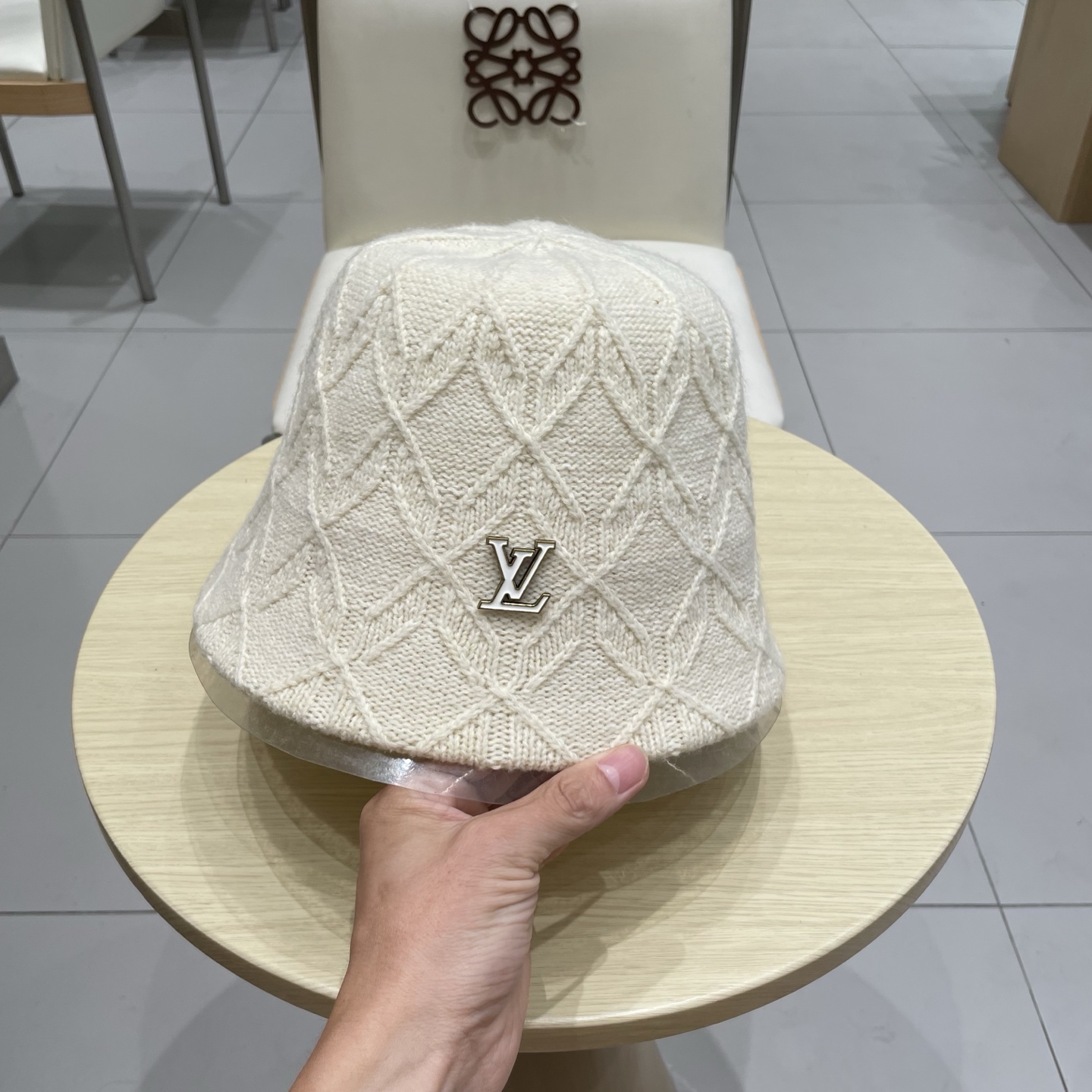 lv路易威登菱形格针织渔夫帽子女秋冬粉红色显脸小水桶帽防晒盆帽